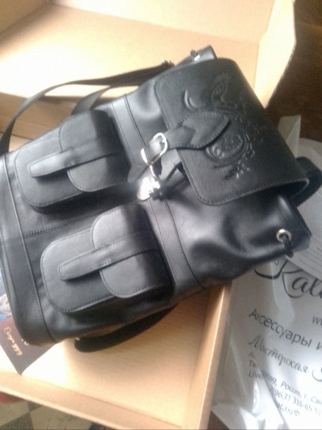 Photo №2 к отзыву покупателя Yuliya о товаре Рюкзаки: Рюкзак кожаный женский черный Черный лебедь Мод. Р12п-711