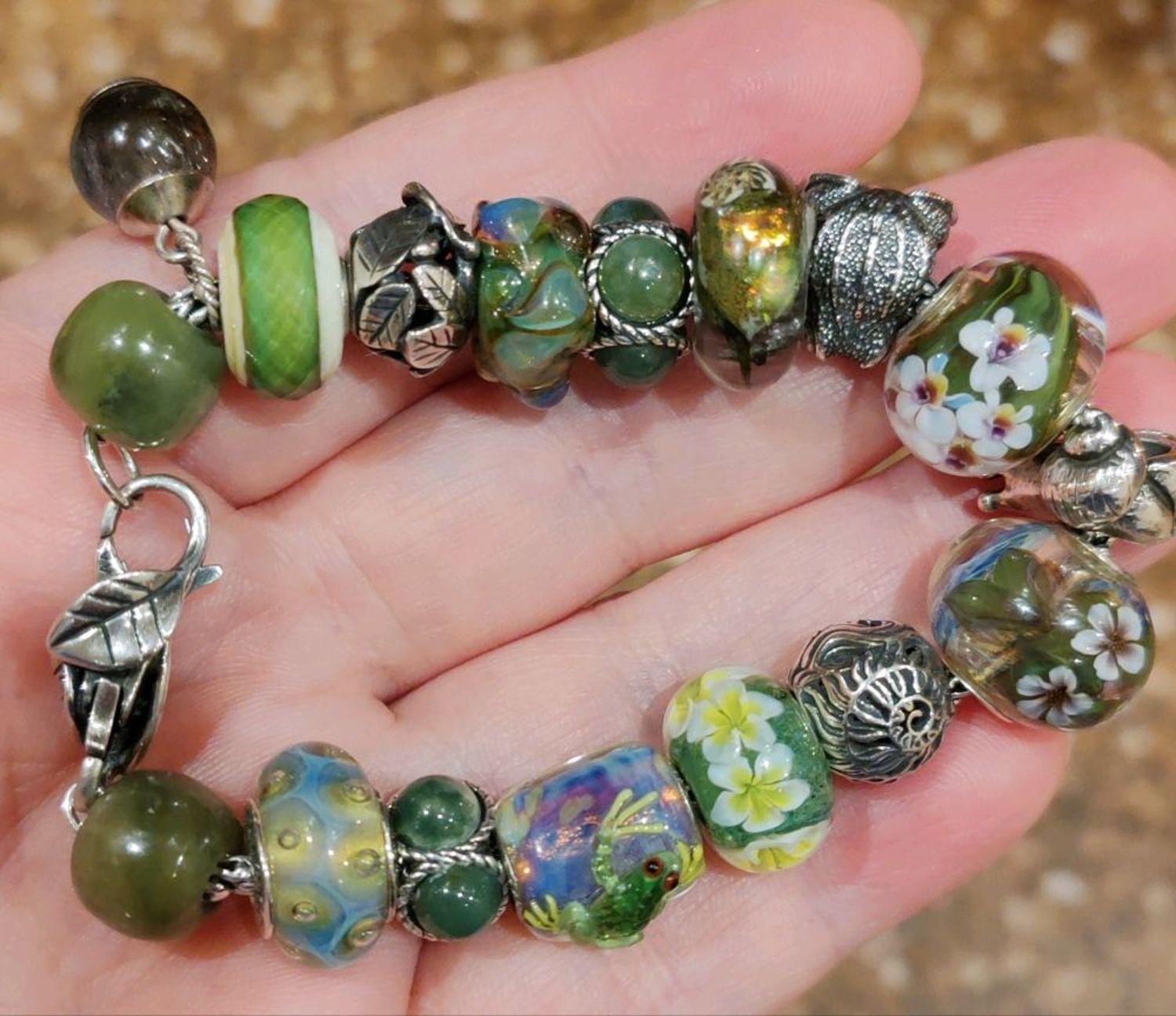Photo №2 к отзыву покупателя Avtorskij Lempvork Fedina Nata о товаре Бусина для браслета Пандора Trollbeads лэмпворк "Эльф"