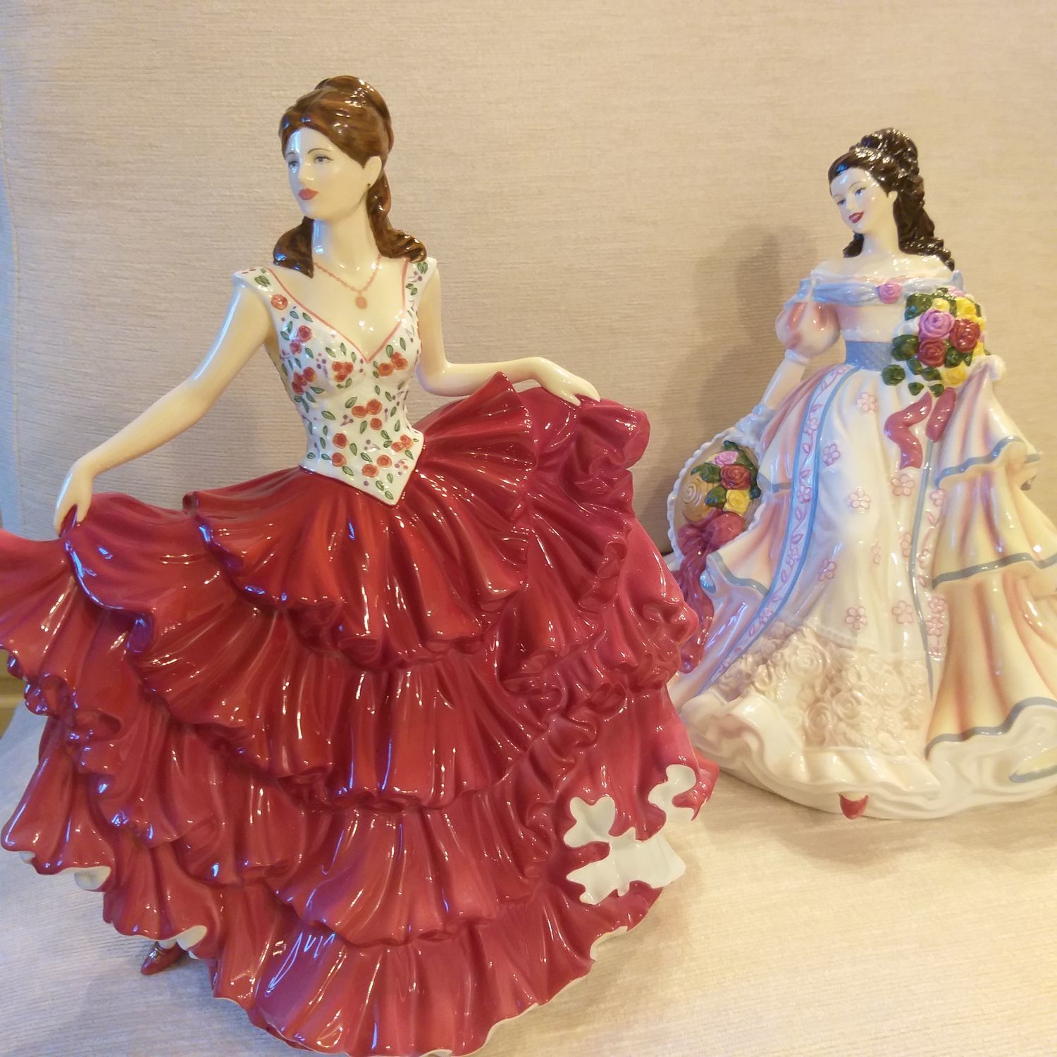 Фото №4 к отзыву покупателя Королева фарфора о товаре Винтаж: Royal Doulton , статуэтка редкость !