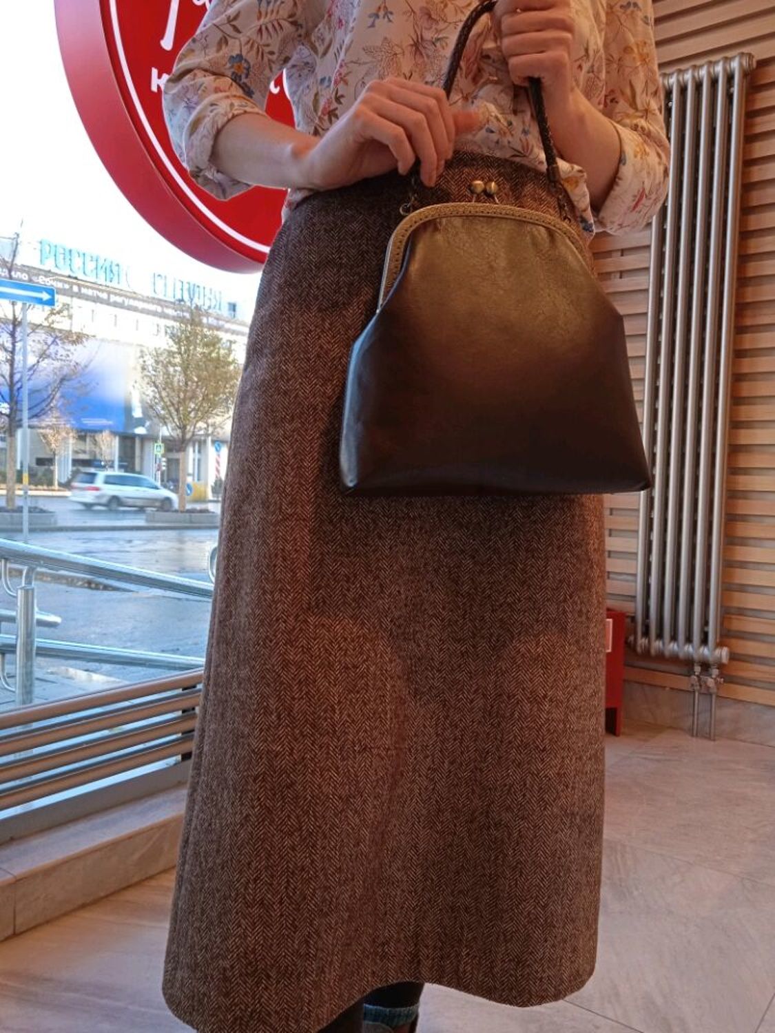 Photo №2 к отзыву покупателя Nataliya о товаре Коричневая кожаная сумка на фермуаре