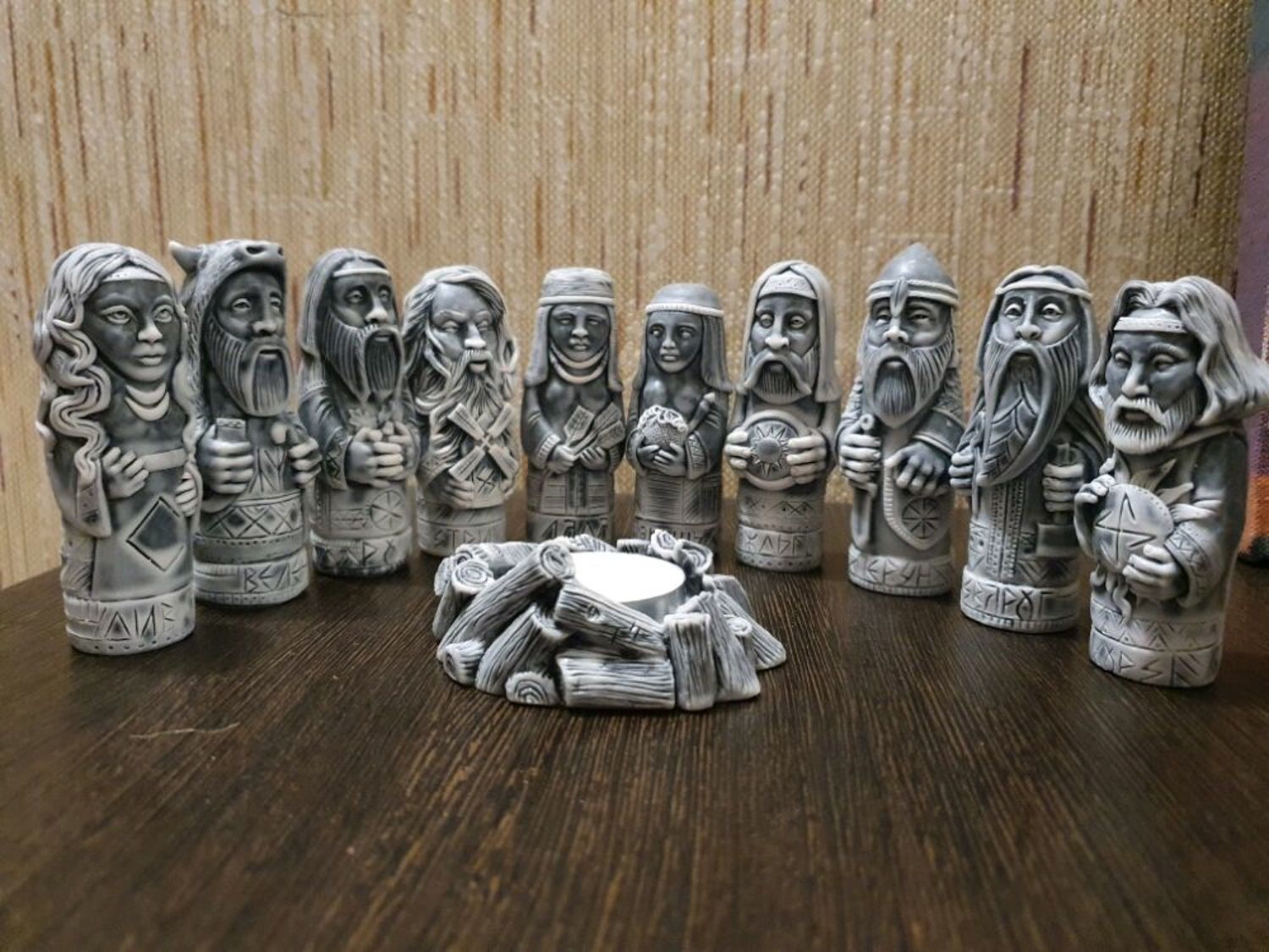 Фото №1 к отзыву покупателя Дмитрий о товаре Пантеон славянских богов (средние)
