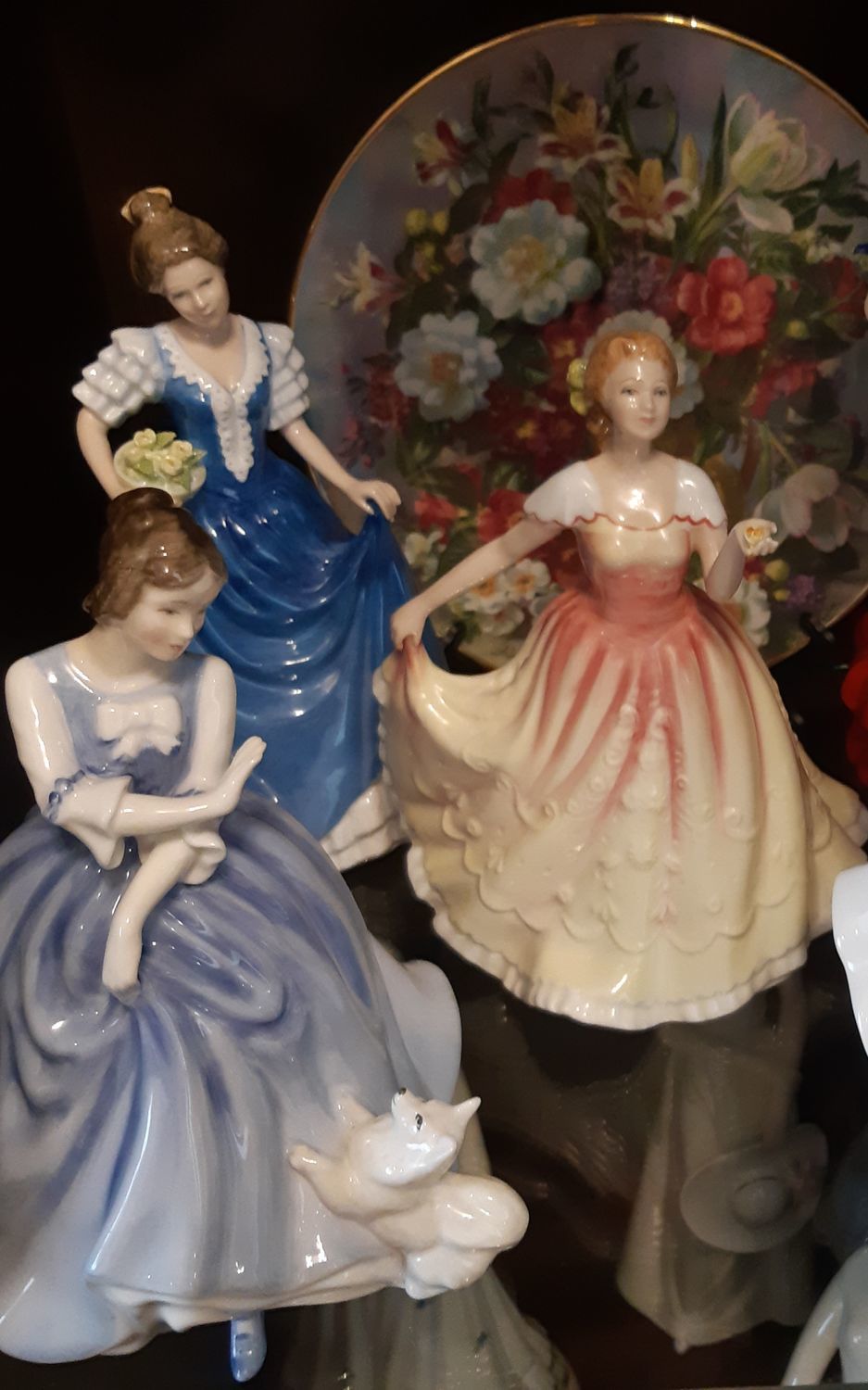 Фото №1 к отзыву покупателя Ирина о товаре Винтаж: Royal Doulton статуэтка THE BALLAD SELLER фарфор Англия