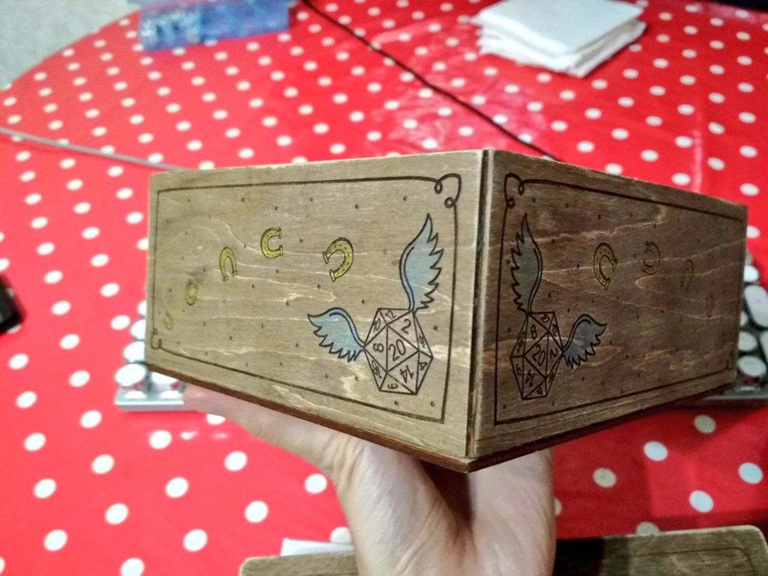 Фото №2 к отзыву покупателя Земноводная Алиса о товаре Дайс трей (Dice tray) для бросания кубиков mlp d&d