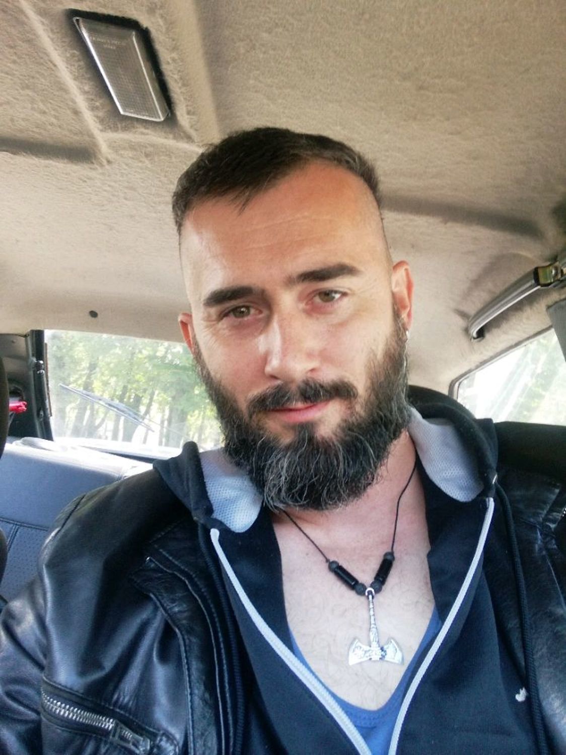 Фото №2 к отзыву покупателя Михаил о товаре Молот с рунами , подвеска амулет