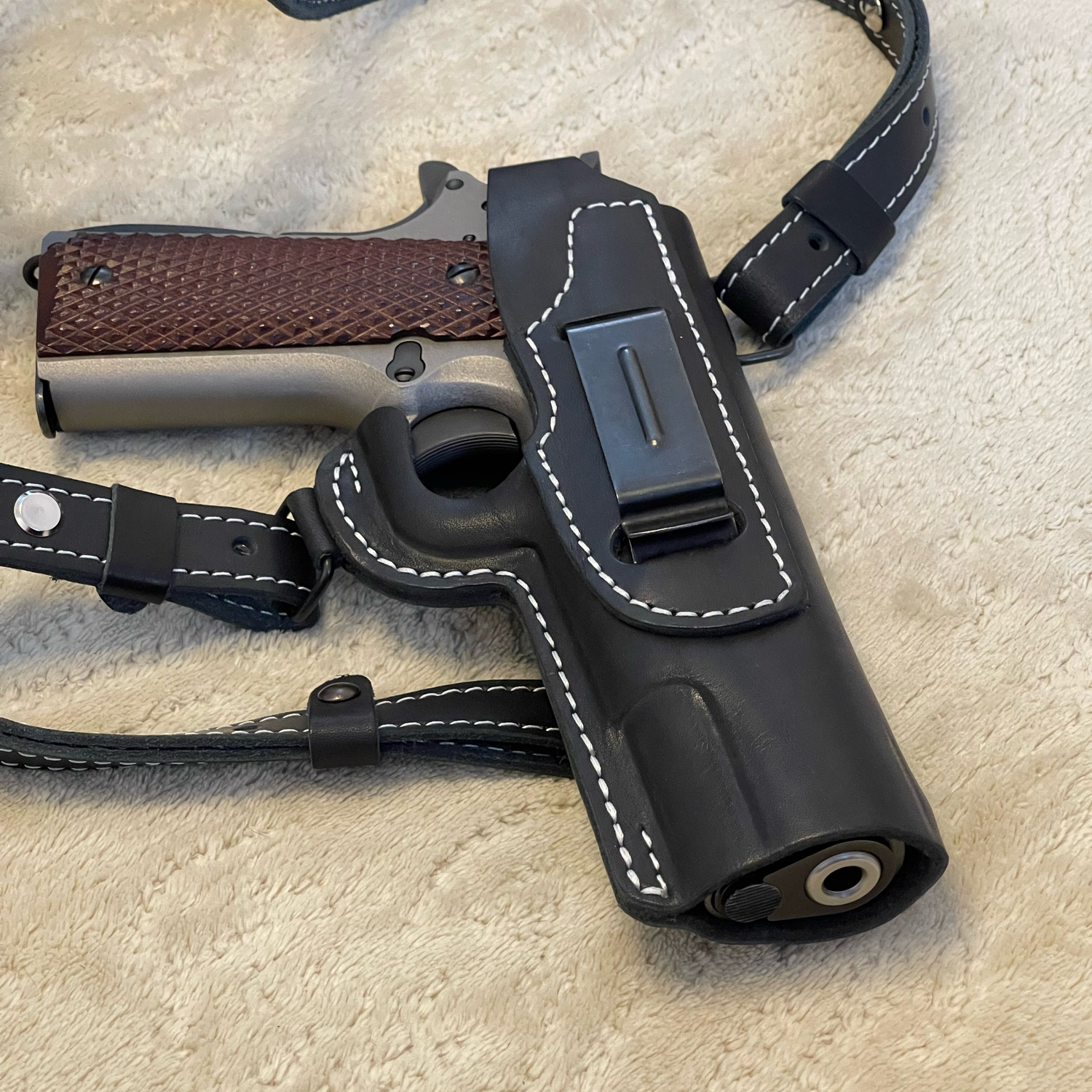 Фото №5 к отзыву покупателя Муса о товаре Кобура наплечная для Colt 1911