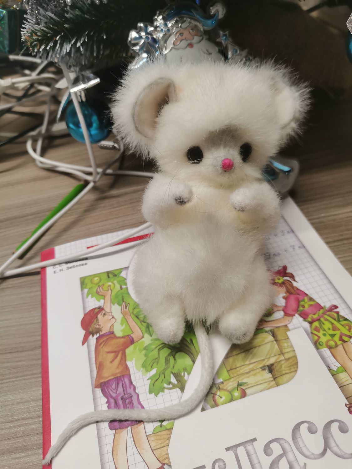 Photo №2 к отзыву покупателя Yuliya Vladimirovna о товаре Мышка Пипа,13 см сидя.