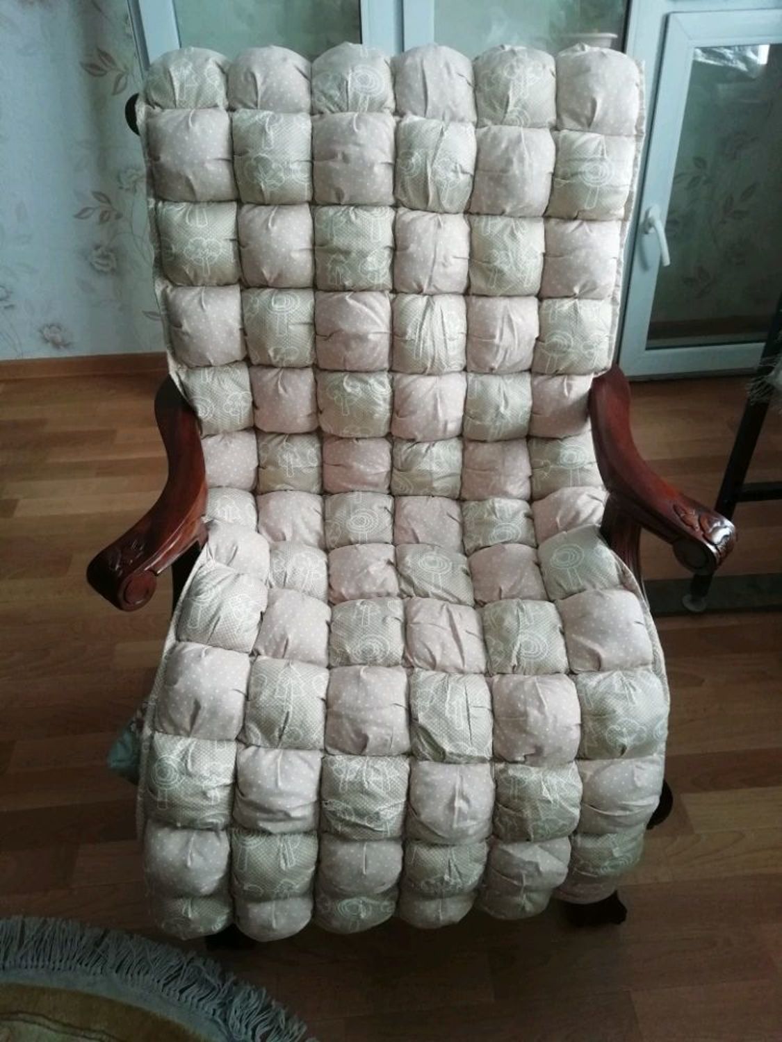 Фото №2 к отзыву покупателя ИРИНА АРШИНОВА о товаре Бомбон накидка на кресло-качалку