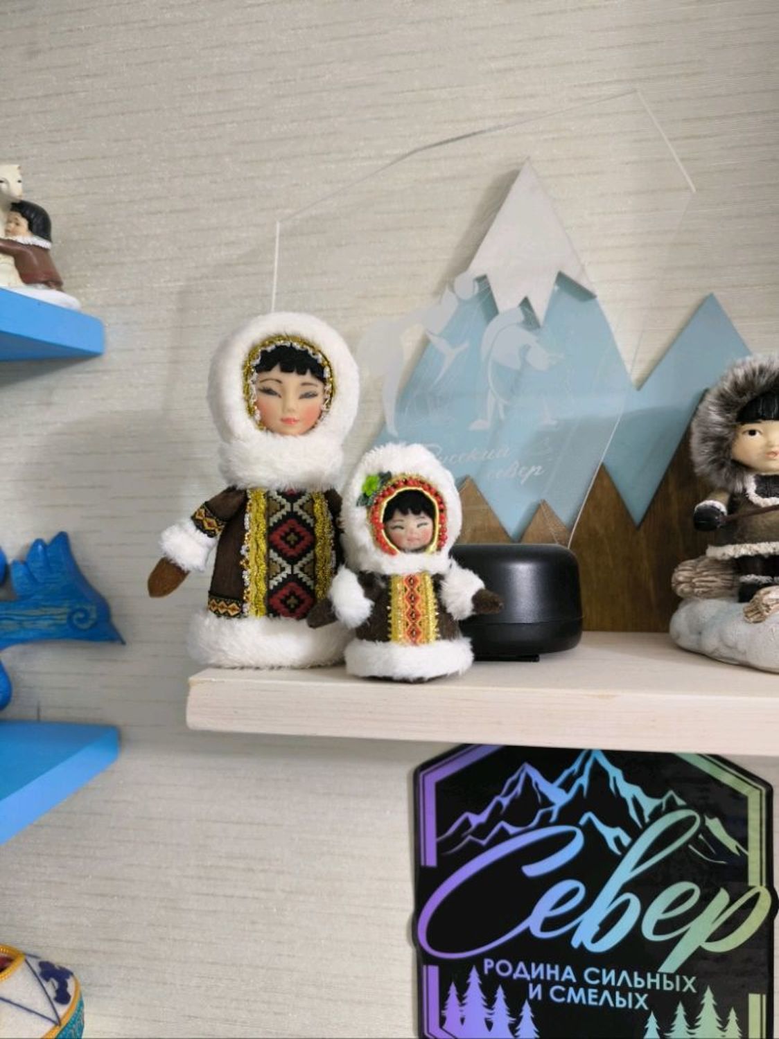 Photo №4 к отзыву покупателя Lena Skorobogatova о товаре Куклы из фетра. Эскимосы мама и малыш