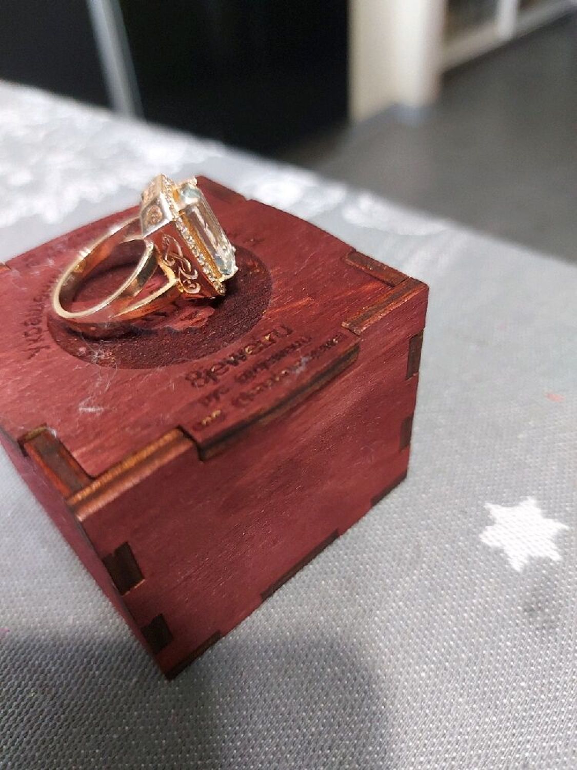 Фото №1 к отзыву покупателя Анна о товаре Золотое кольцо "Циан" с аквамарином и бриллиантами