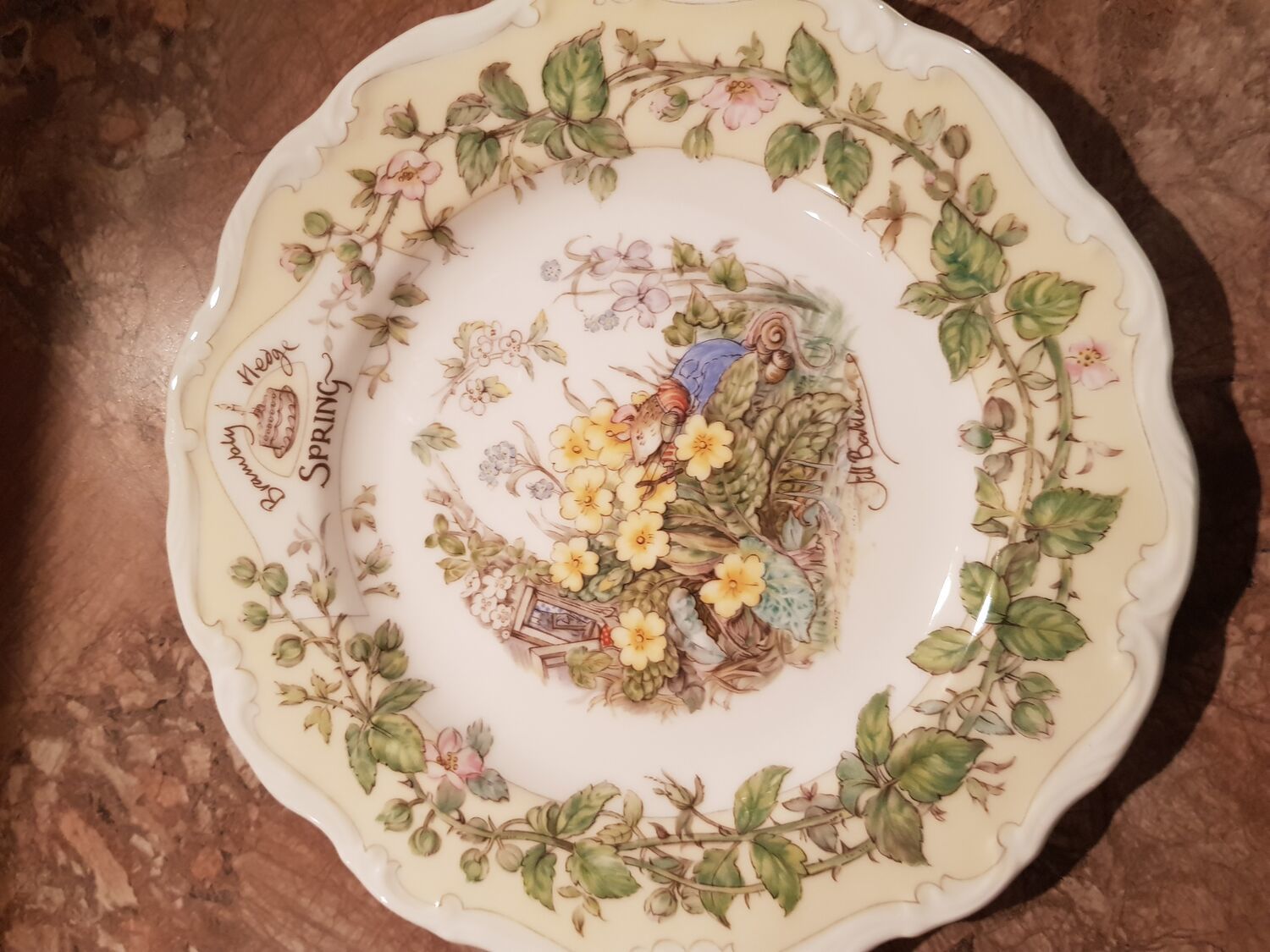 Фото №2 к отзыву покупателя Любовь о товаре Винтаж: Royal Doulton,Brambly Hedge, тарелки Времена года,Ежевичная поляна