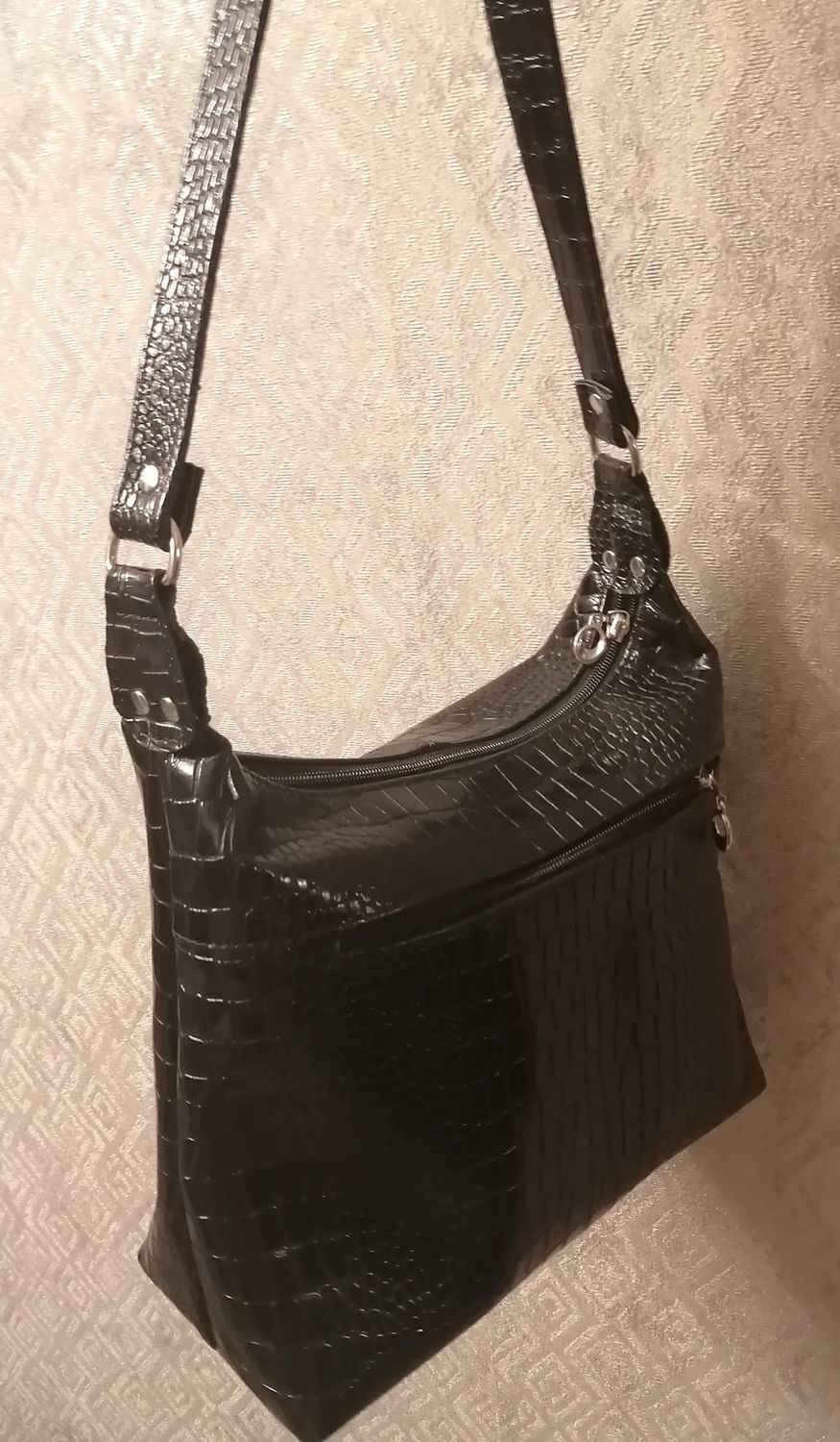 Фото №4 к отзыву покупателя Александра о товаре Модель 30, женская сумка