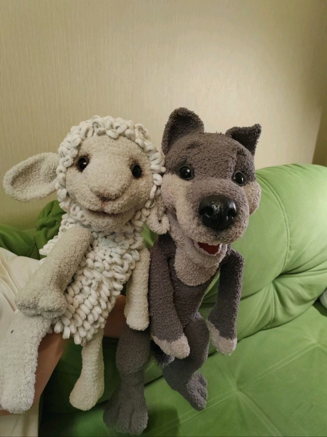 Фото №1 к отзыву покупателя Татьяна Васильева о товаре Куклы на руку заяц, овечка, собака