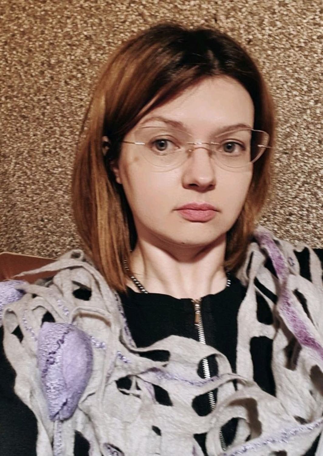 Photo №1 к отзыву покупателя Natalya Garbuz о товаре Шарф-сеточка Цитрины с тюльпанами, шарф-сетка, с желтыми тюльпанами