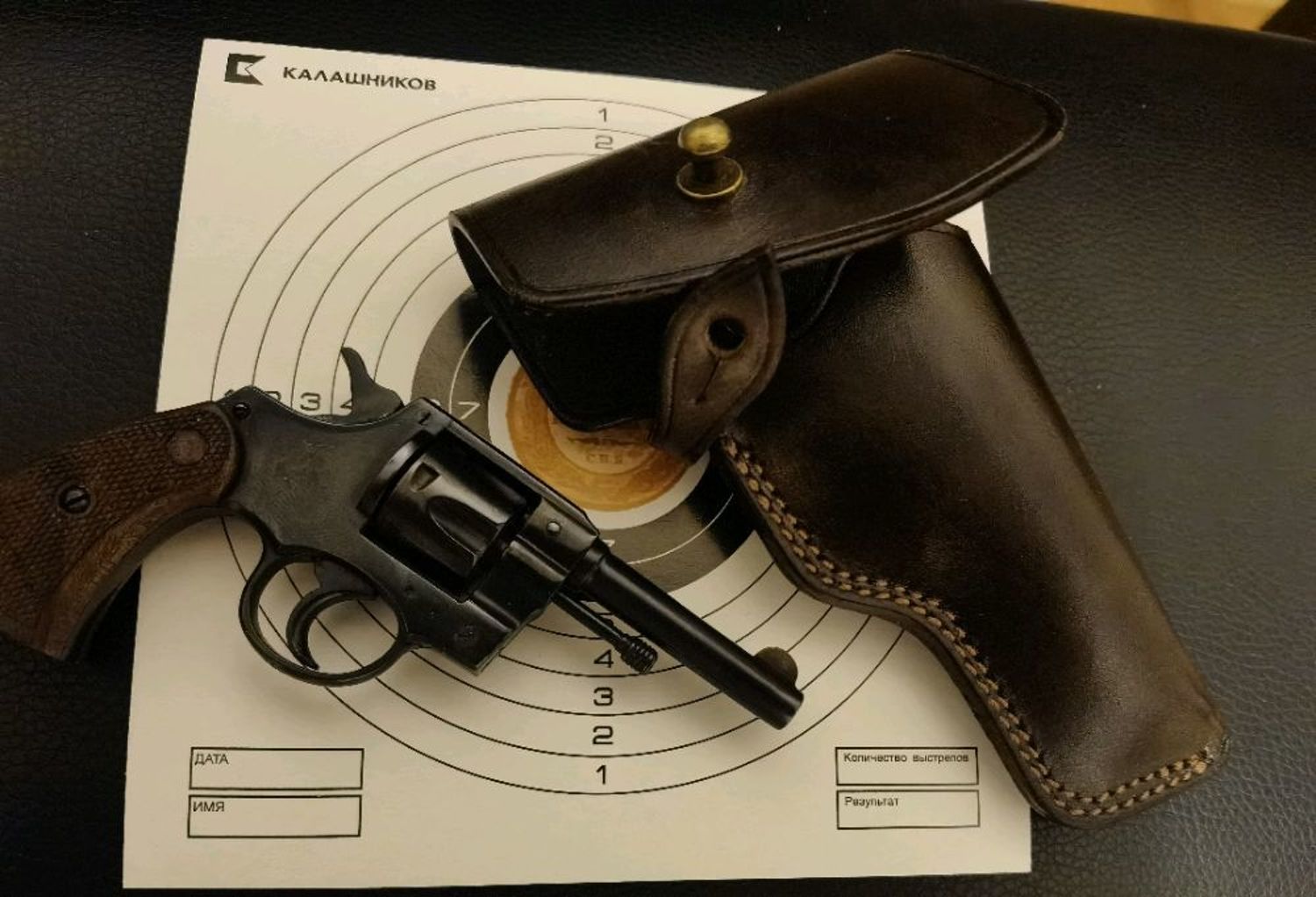 Фото №1 к отзыву покупателя Гусаров Дмитрий о товаре Кобура Beretta 92FS авторской работы в винтажном стиле и еще 1 товар