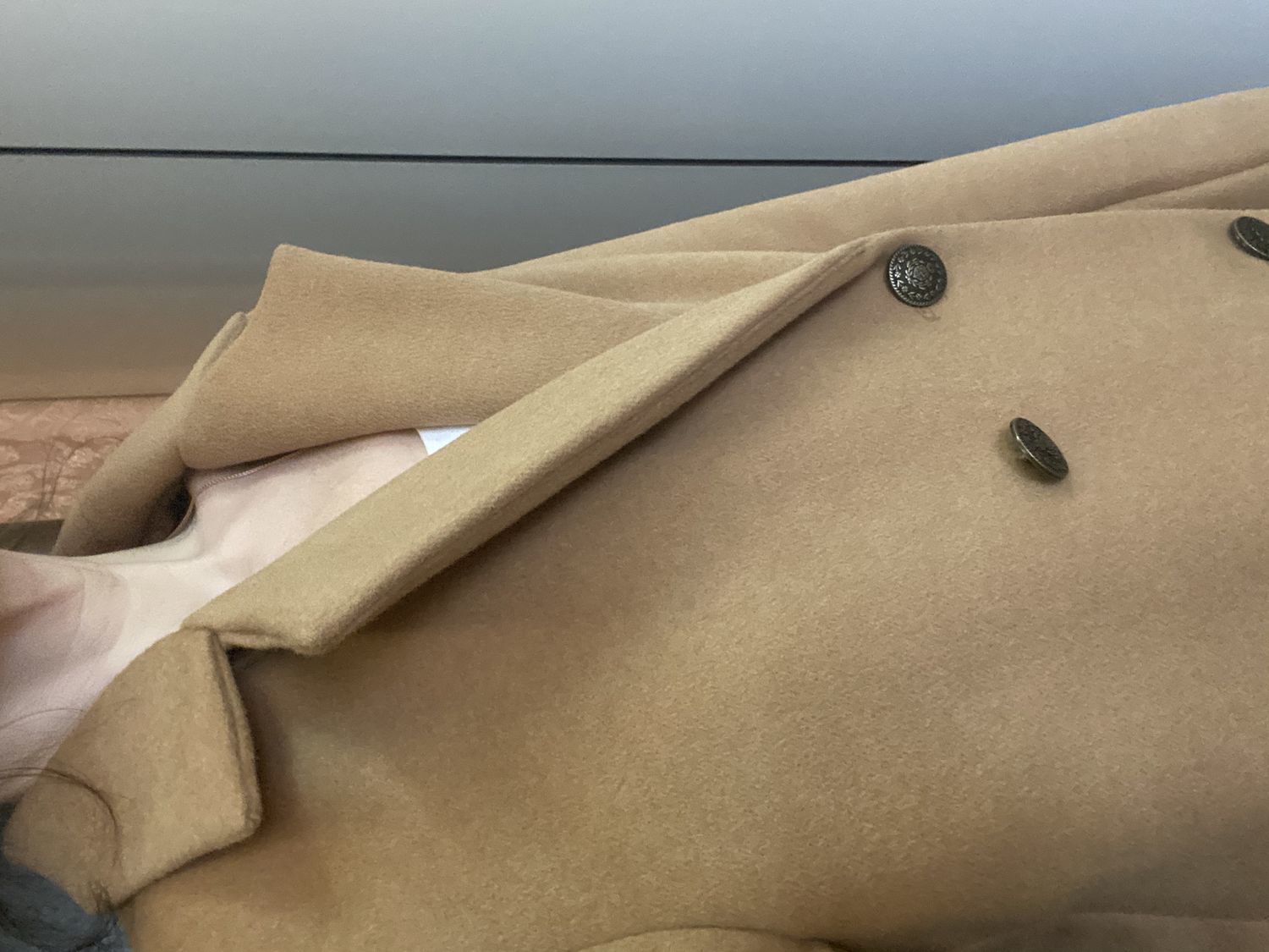 Фото №4 к отзыву покупателя Irina Pakhareva о товаре Пальто женское кэмел из кашемира и шерсти в стиле MaxMara и еще 1 товар