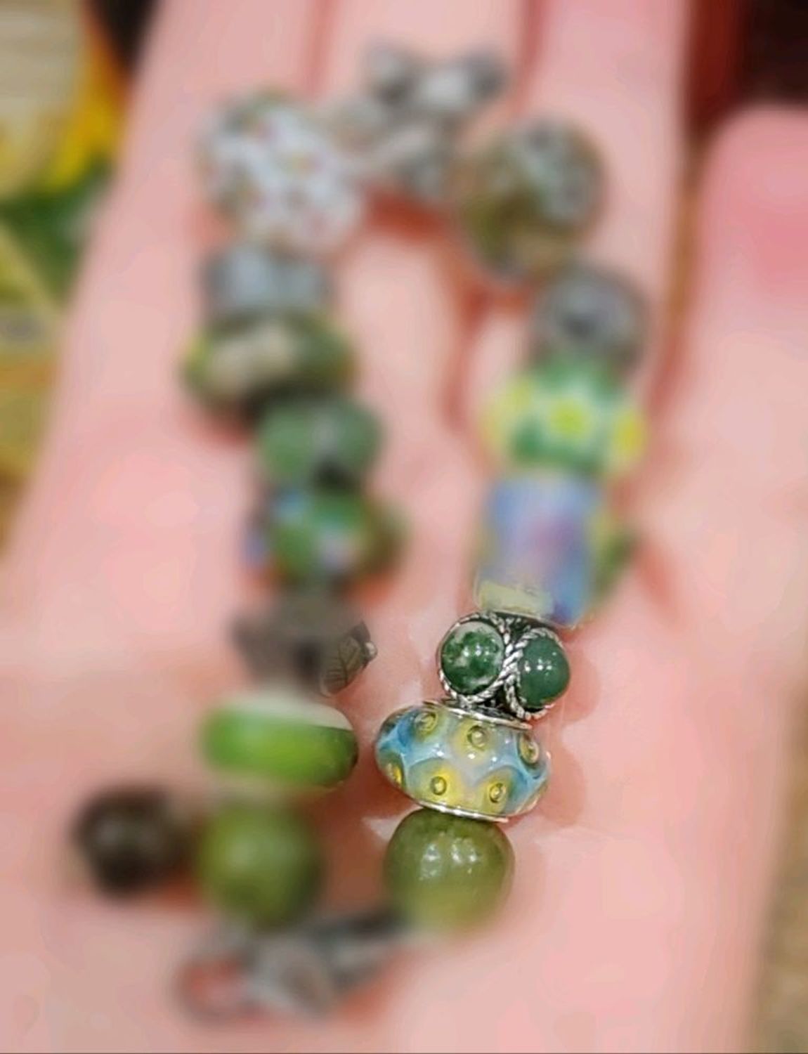 Photo №1 к отзыву покупателя Avtorskij Lempvork Fedina Nata о товаре Бусина для браслета Пандора Trollbeads лэмпворк "Эльф"