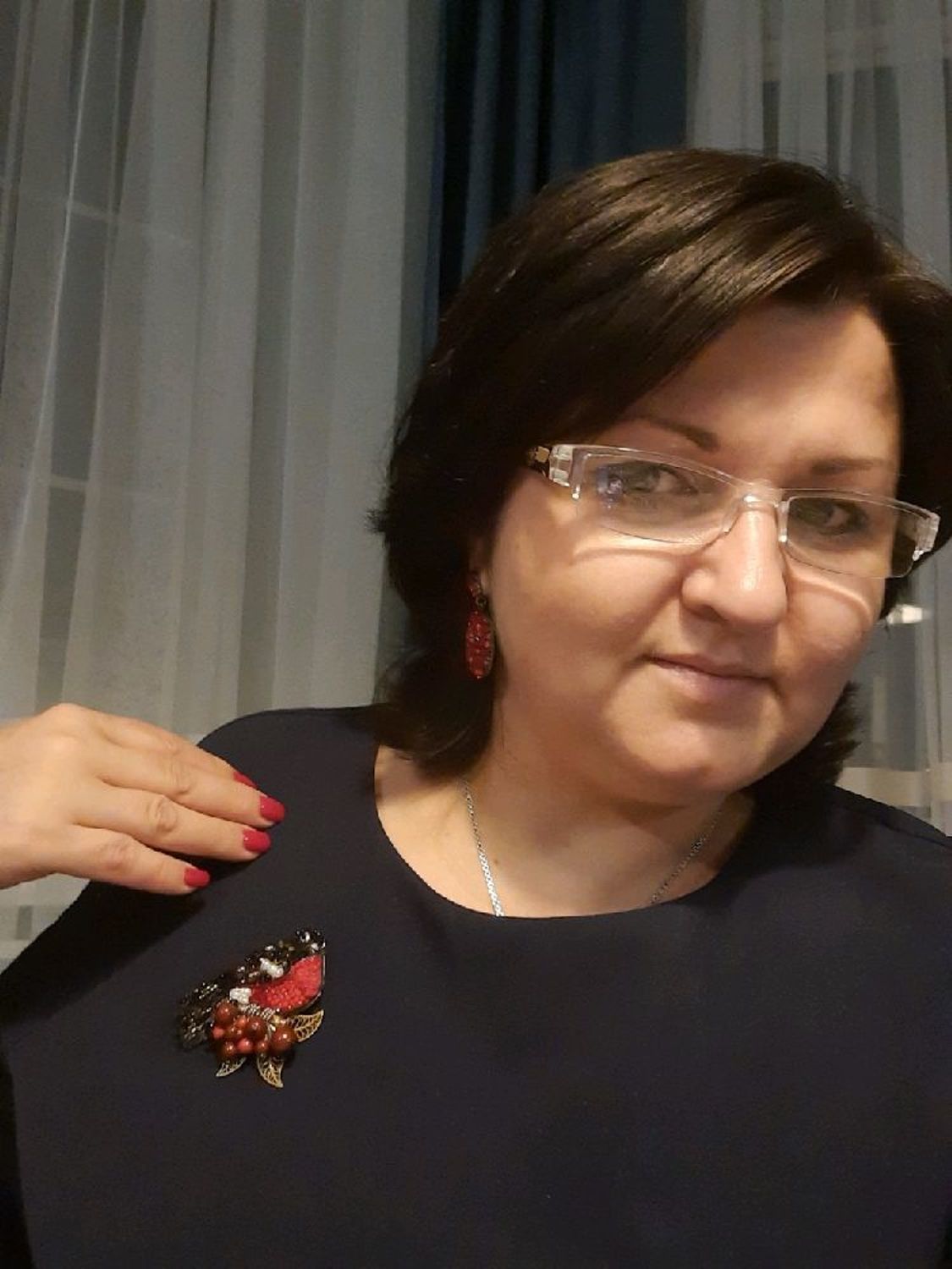 Photo №1 к отзыву покупателя Masterskaya FOTINIYa о товаре Брошь Снегирь из речного жемчуга и натуральных камней