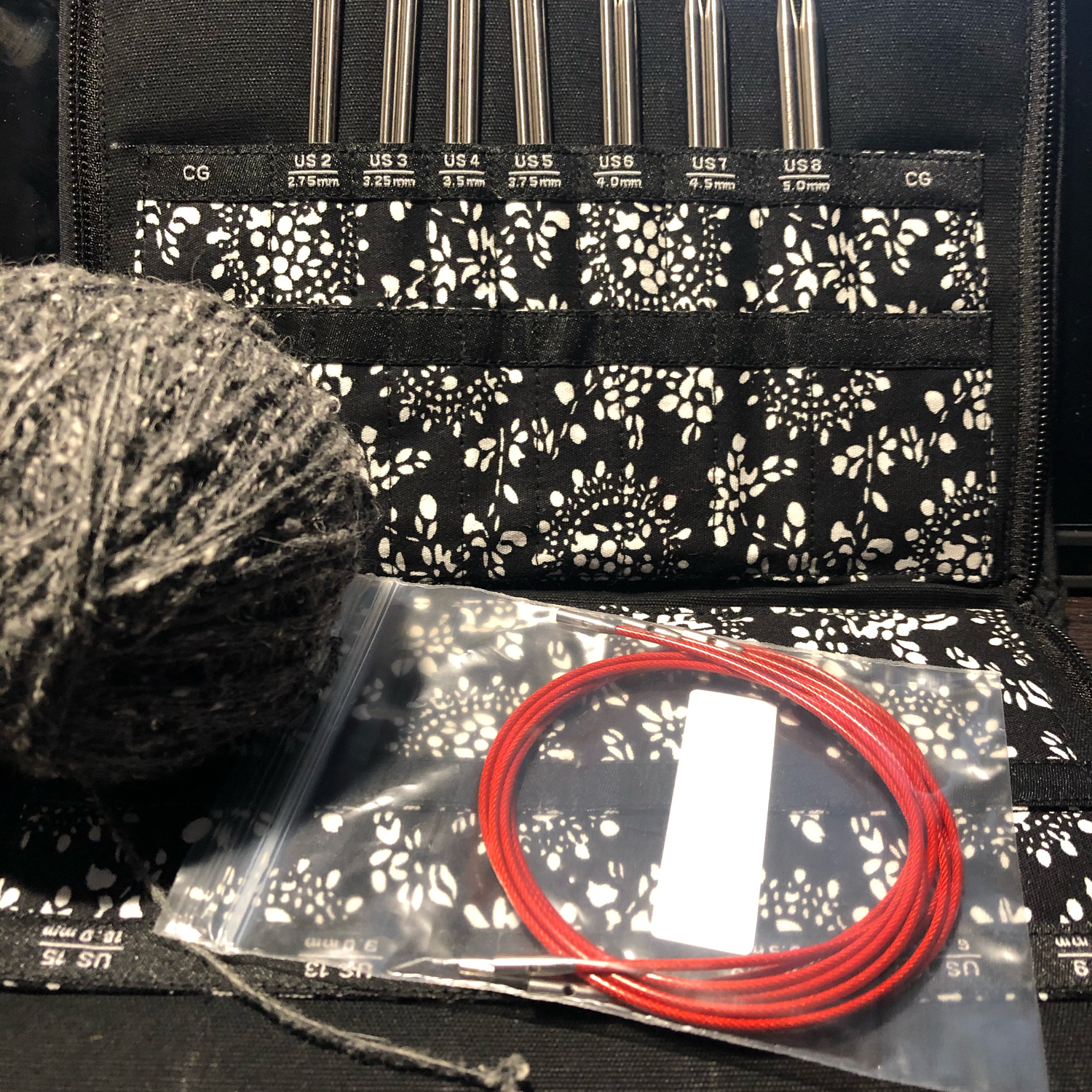 Фото №1 к отзыву покупателя Елена о товаре Наборы Спиц ChiaoGoo 13см и 10см twist Red Lace Small 2,75-5мм
