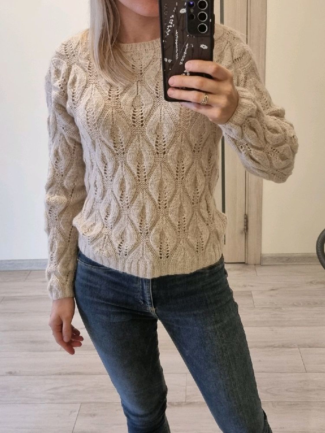 Photo №1 к отзыву покупателя Svetlana о товаре Пуловер из кашемира цвета экрю