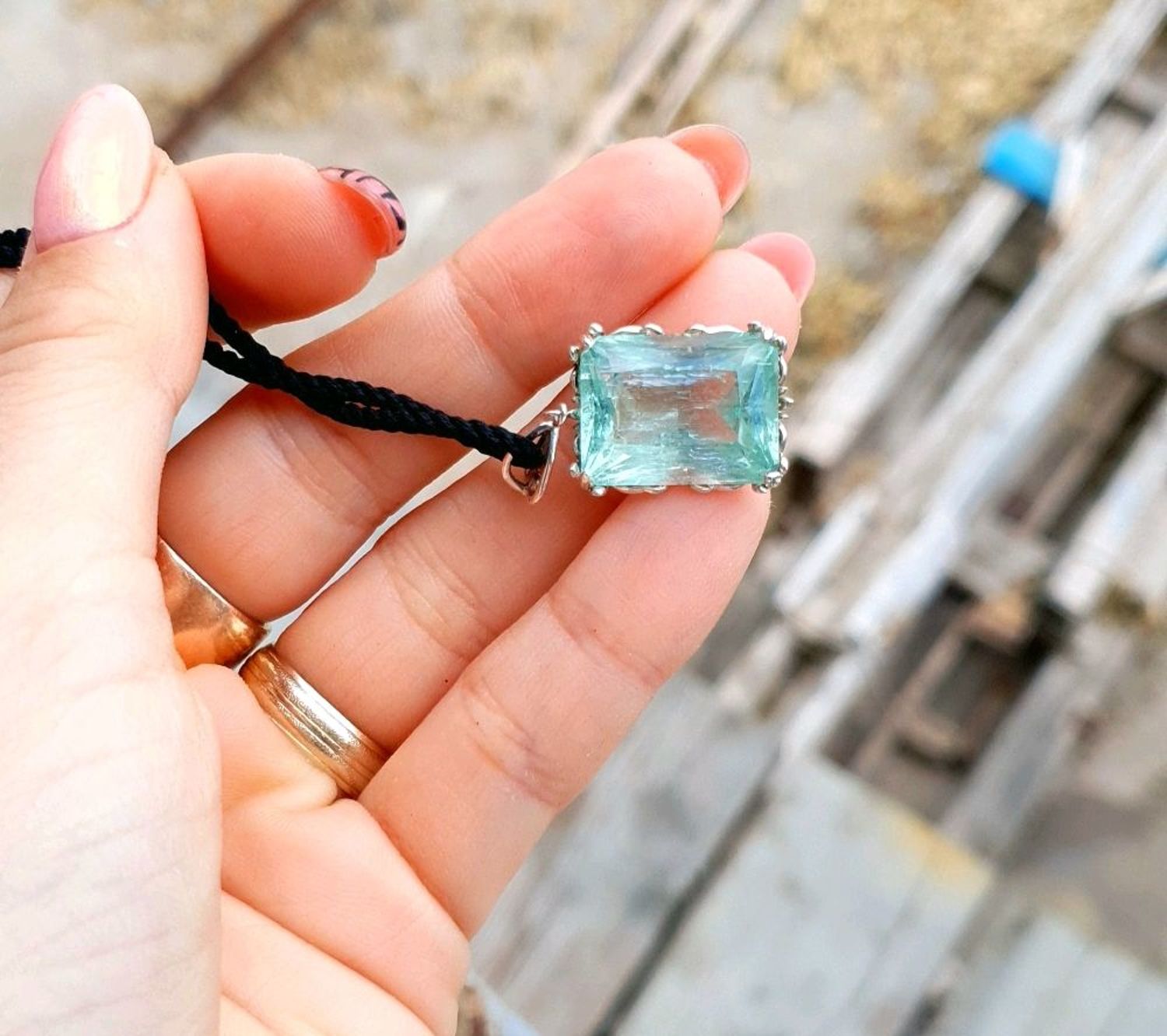 Фото №3 к отзыву покупателя Виктория о товаре Кулон с аквамарином огранённым 17.5 ct