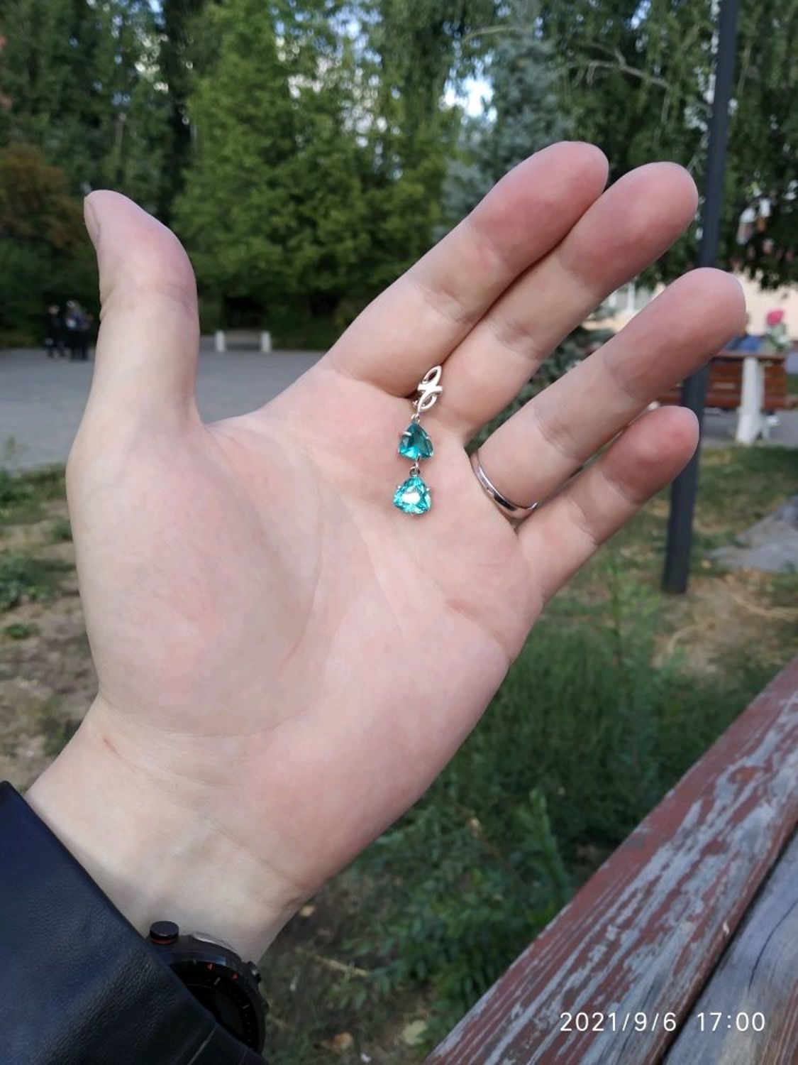 Фото №2 к отзыву покупателя Антон о товаре Винтаж: Симпатичные серьги, серебро 925 проба, топазы.