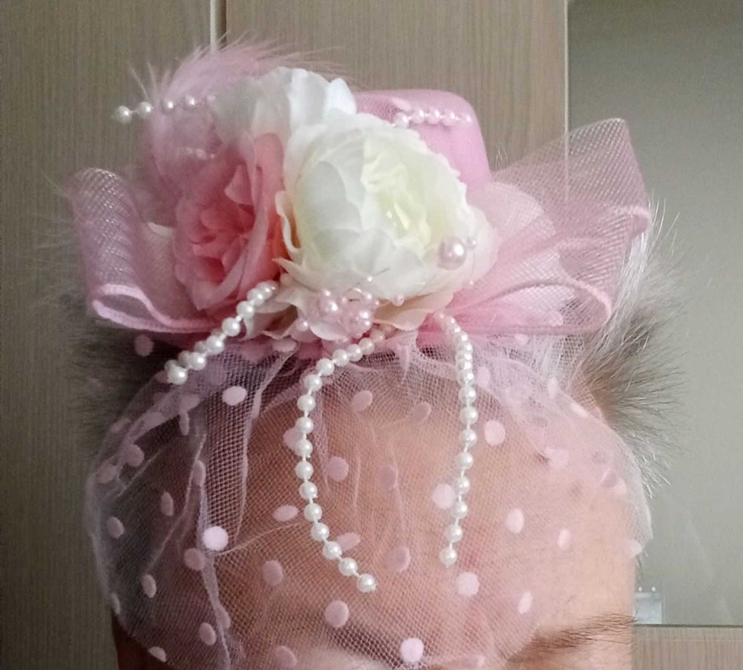 Фото №1 к отзыву покупателя Марина о товаре Вуалетка шляпка «Цветочный бал»
