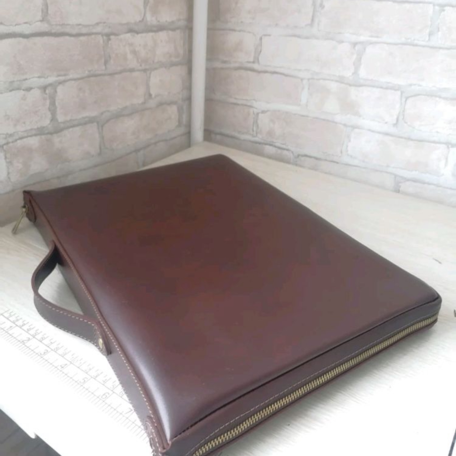 Фото №1 к отзыву покупателя Юлия Емельянова о товаре Чехол на ноутбук, кожаная папка, кожаная сумка для документов