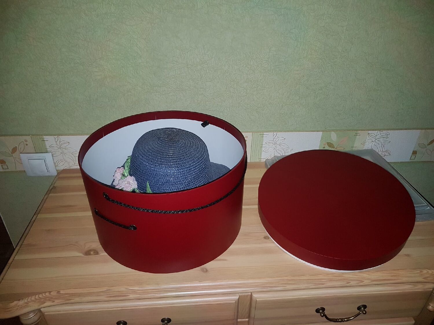 Фото №1 к отзыву покупателя Игорь Владимирович о товаре Шляпная коробка Стандарт для хранения шляп