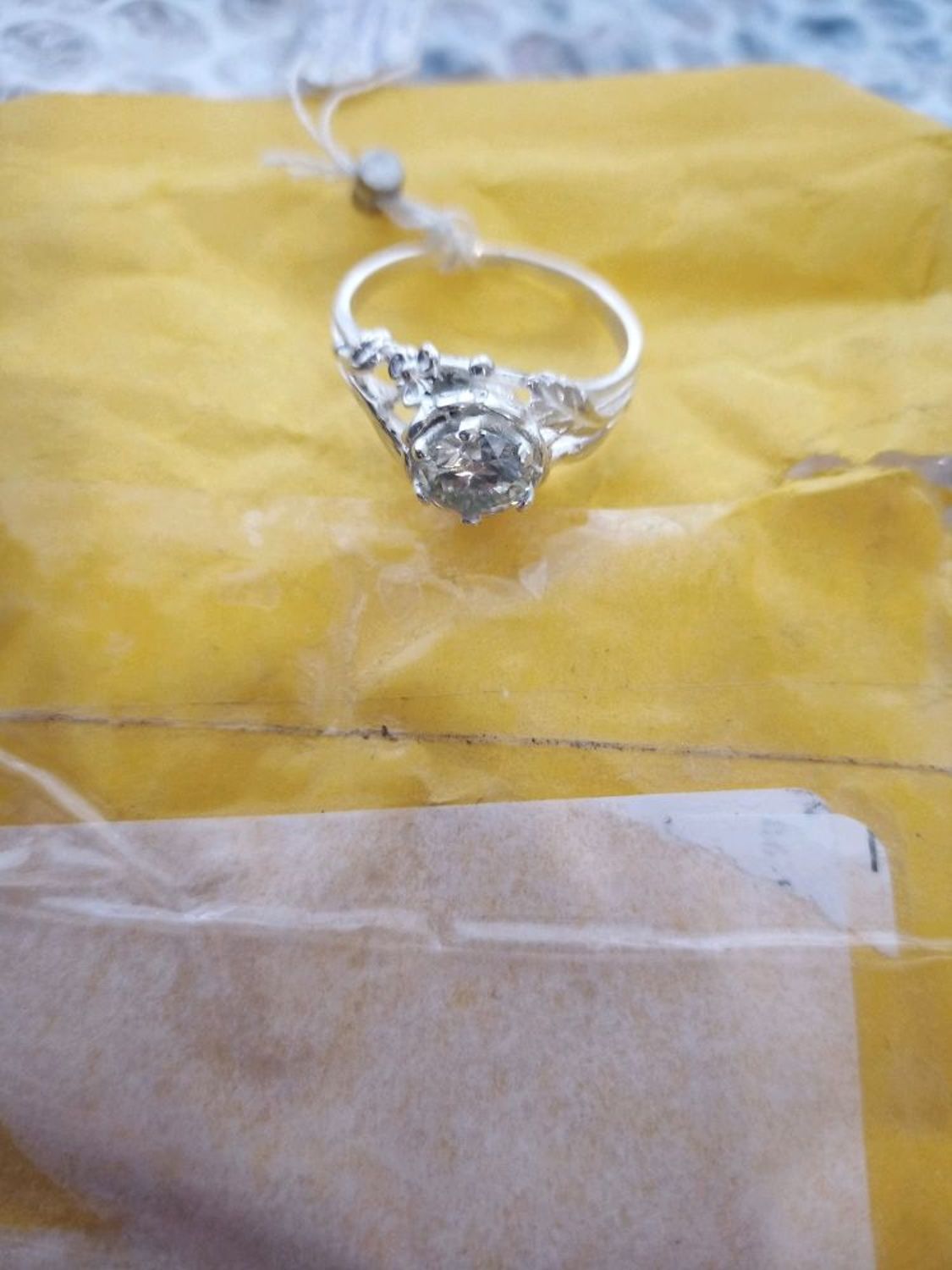 Фото №1 к отзыву покупателя Наталья о товаре Женское кольцо серебро с муассанитом и еще 1 товар