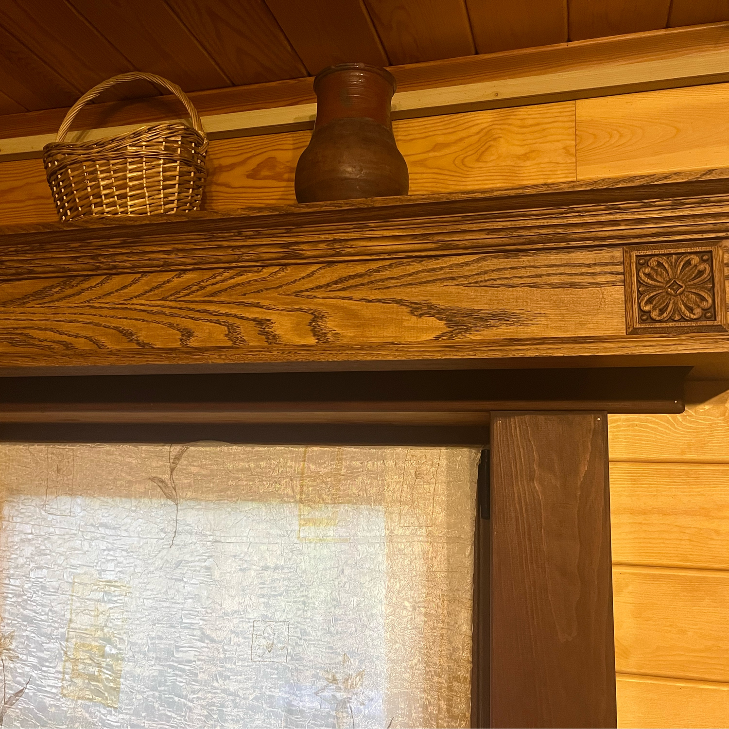 Photo №1 к отзыву покупателя Tatiana Brekhova о товаре Карниз деревянный. Карниз для штор. Массив дуба.