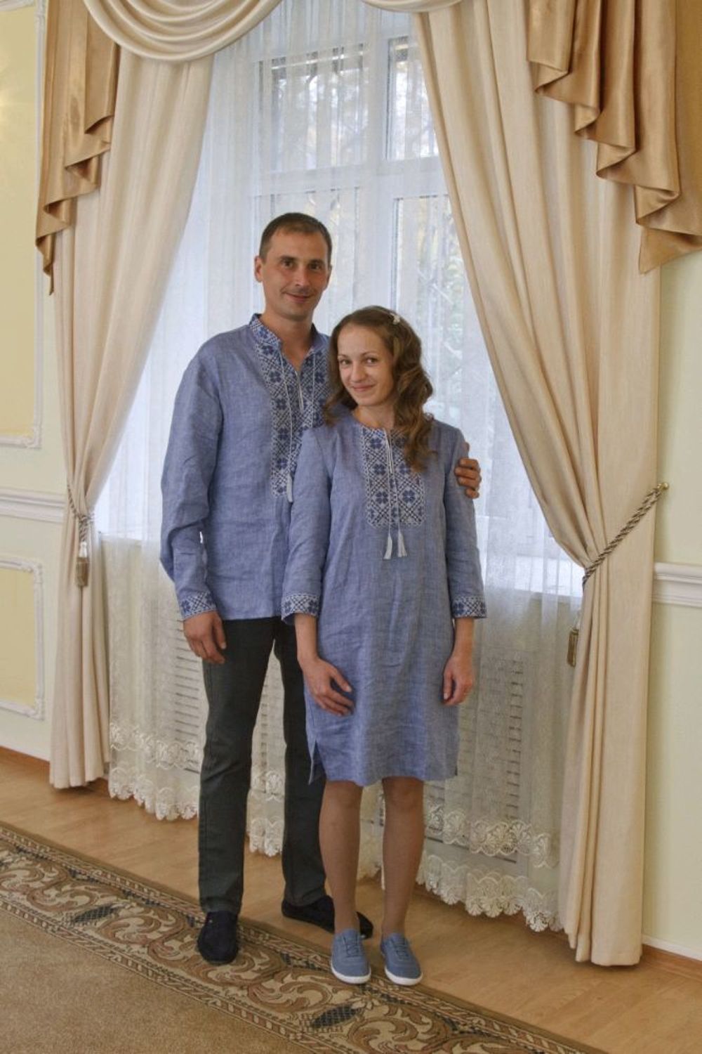Фото №5 к отзыву покупателя Силаева Надежда о товаре Вышитая мужская рубашка и оригинальное платье-трансформер из льна