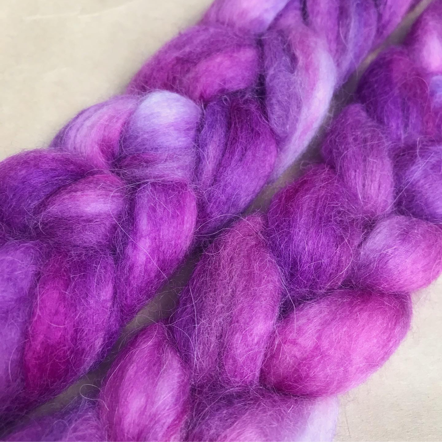 Фото №3 к отзыву покупателя chalsey_knittingthings о товаре Меринос шерсть для валяния Италия DHG 16 мкн 50 гр. Пастельные тона и еще 1 товар