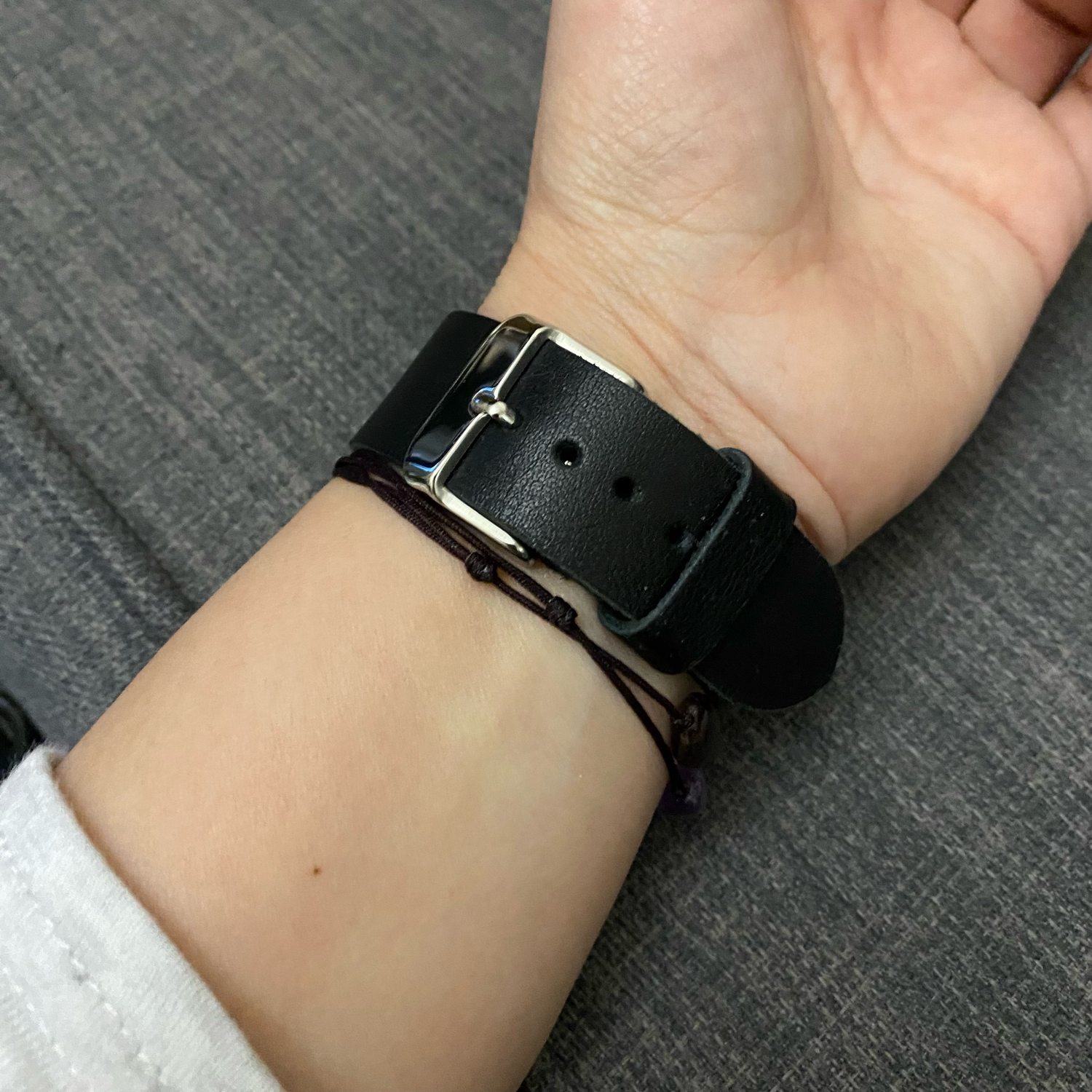 Фото №3 к отзыву покупателя Юлия о товаре Кожаный ремешок на Apple Watch "Графит" и еще 1 товар