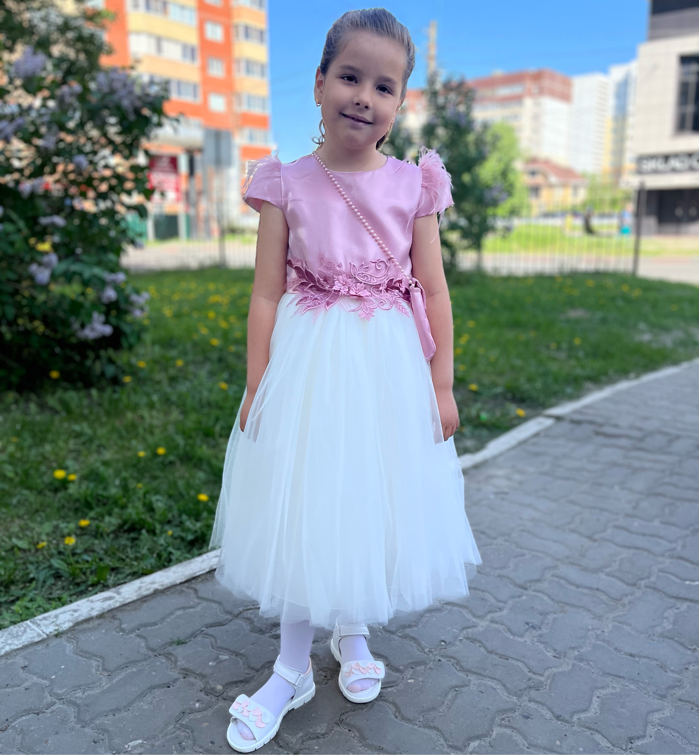 Фото №1 к отзыву покупателя Елена о товаре Платье для девочки «Джустина» + ободок и сумочка