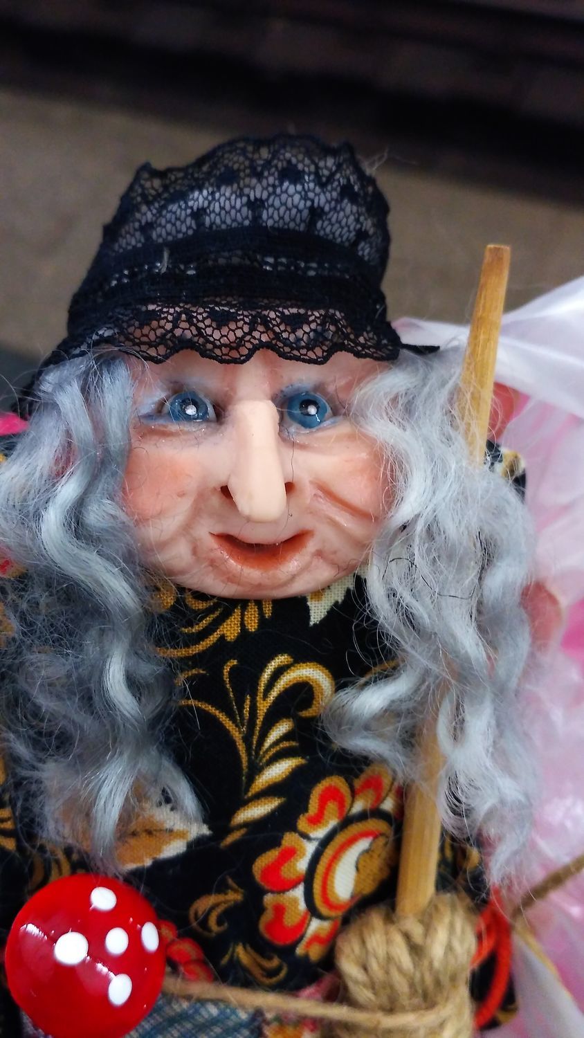 Фото №1 к отзыву покупателя Olga о товаре Народная кукла: Баба Яга сувенир