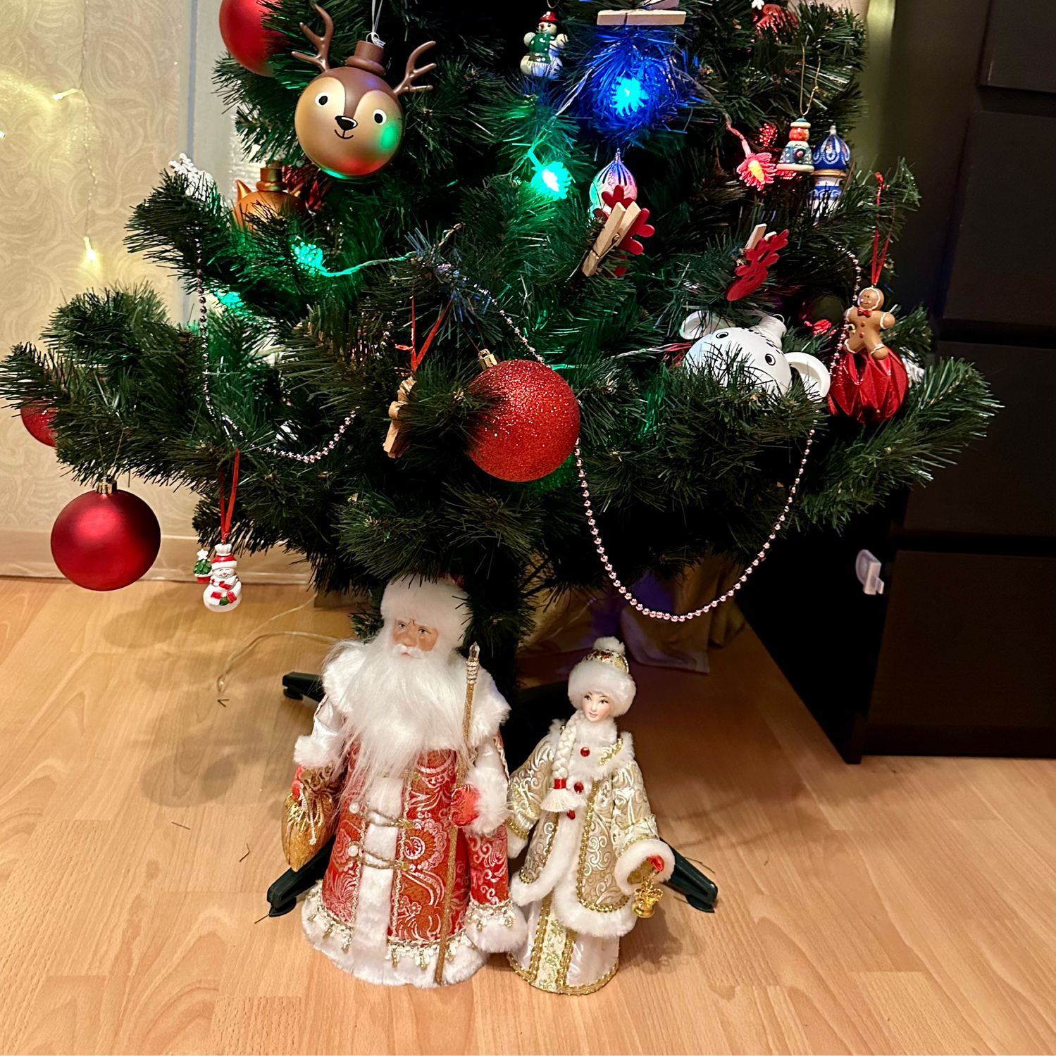 Фото №1 к отзыву покупателя Оксана о товаре Дед Мороз и Снегурочка под елку