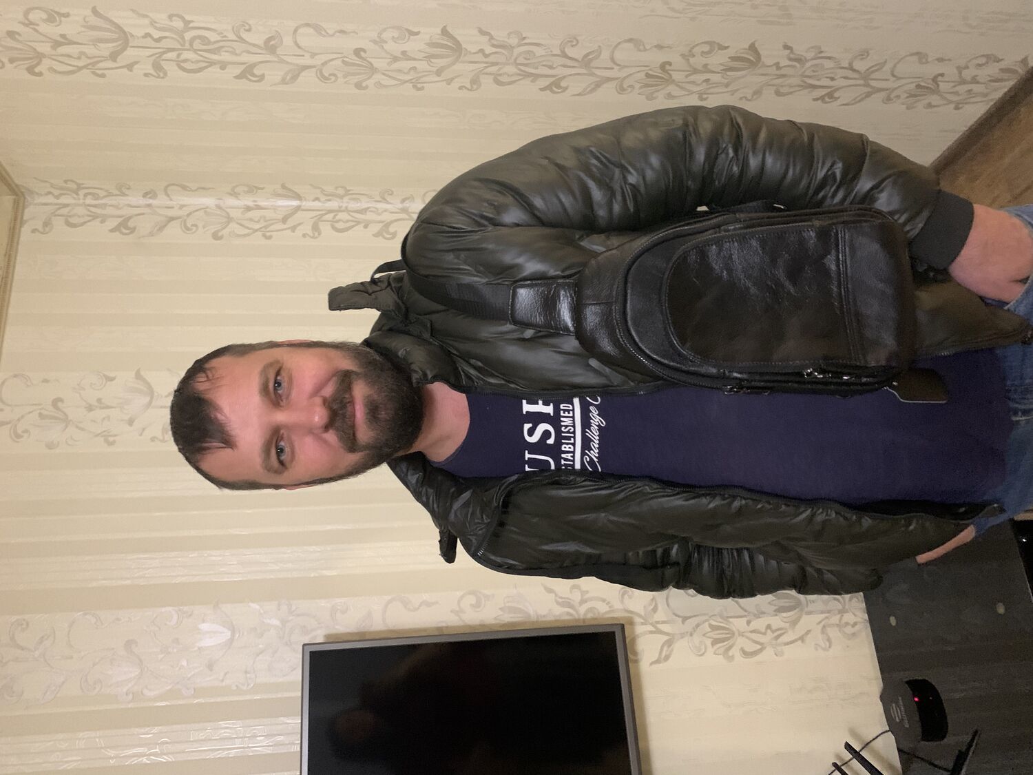 Фото №1 к отзыву покупателя Татьяна Фоменко о товаре Сумка рюкзак мужской через плечо натуральная кожа