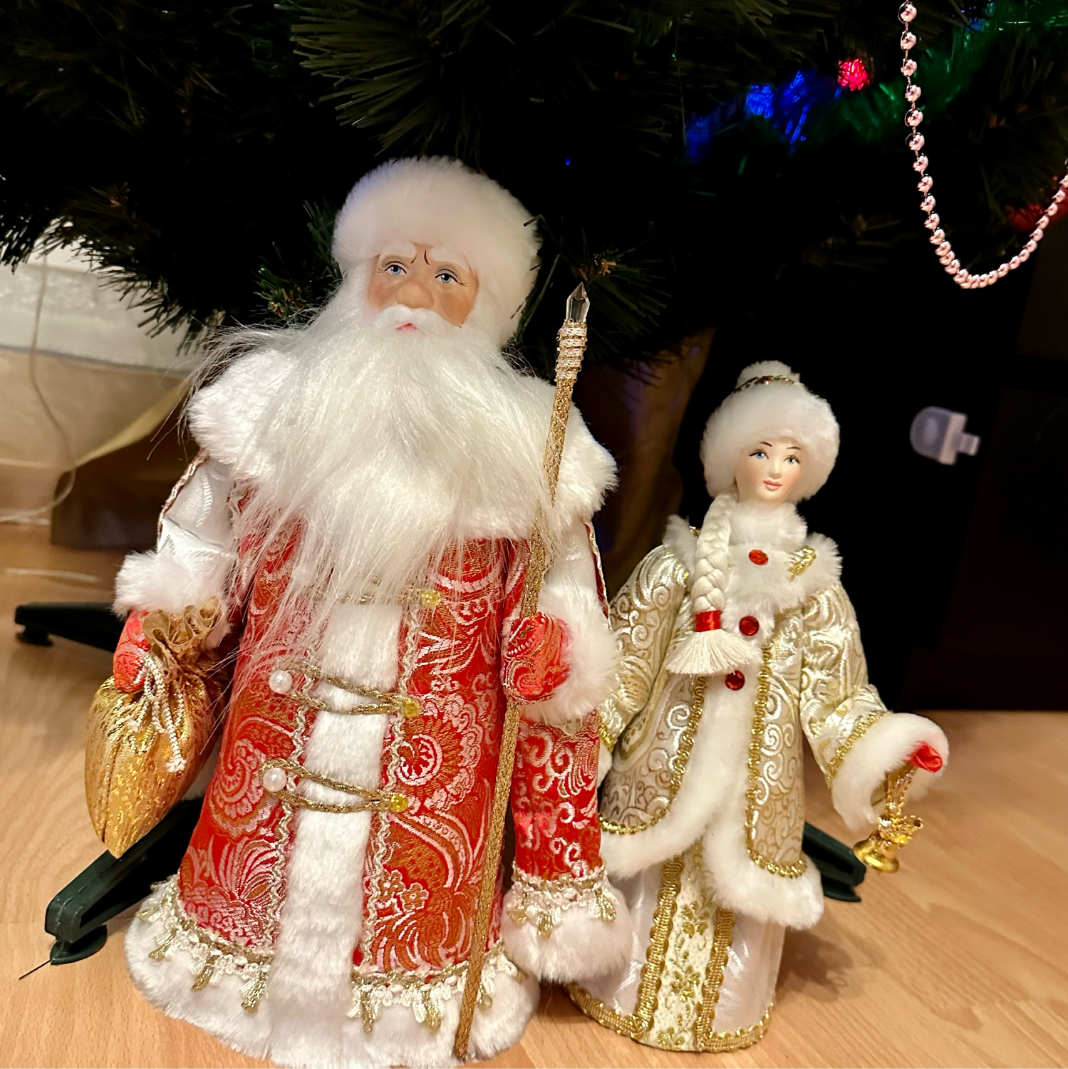 Фото №2 к отзыву покупателя Оксана о товаре Дед Мороз и Снегурочка под елку