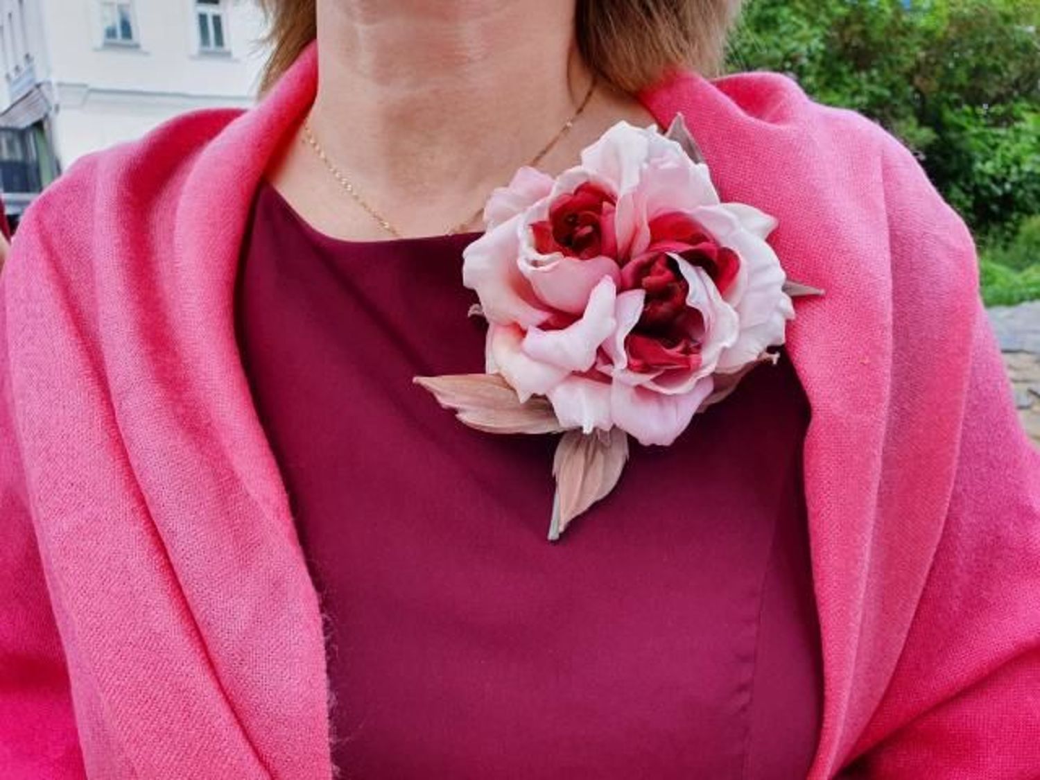 Фото №1 к отзыву покупателя Ермилова Екатерина о товаре Брошь из шелка "Натали"