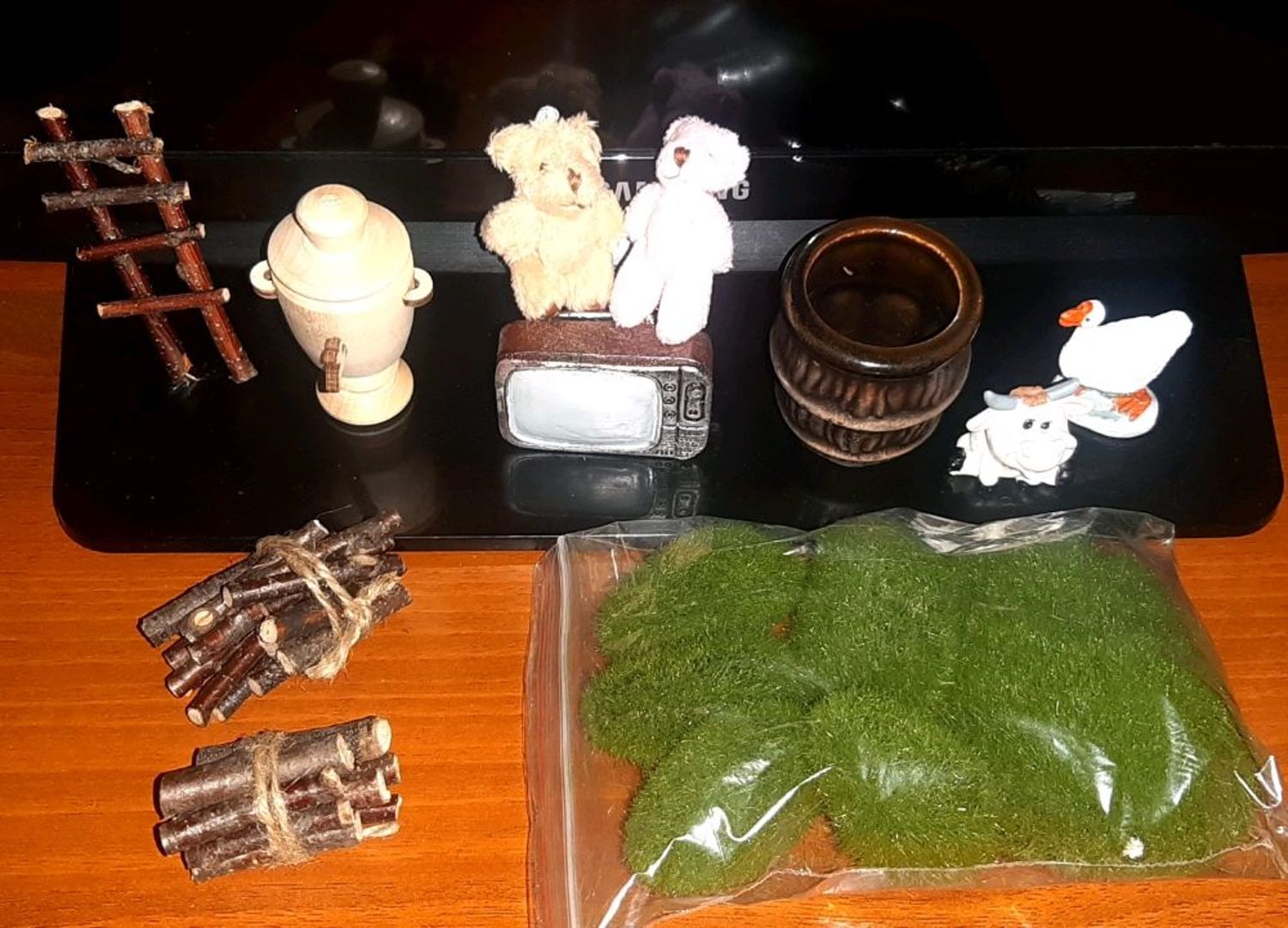Photo №1 к отзыву покупателя Larisa о товаре Ретро телевизор миниатюра and 8 more items