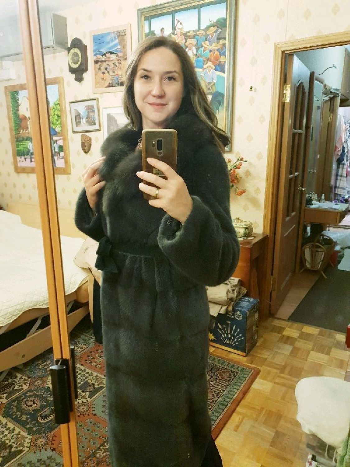Фото №1 к отзыву покупателя Екатерина о товаре Шуба норковая Nafa графит с соболем