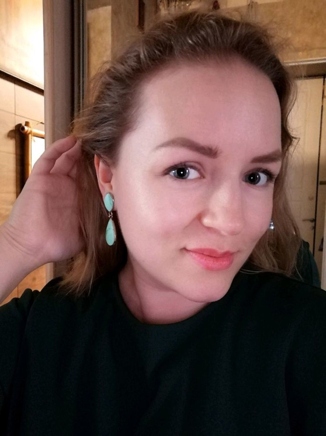 Фото №2 к отзыву покупателя Jina Bailey Perfumes о товаре Серьги пусеты с хризопразом