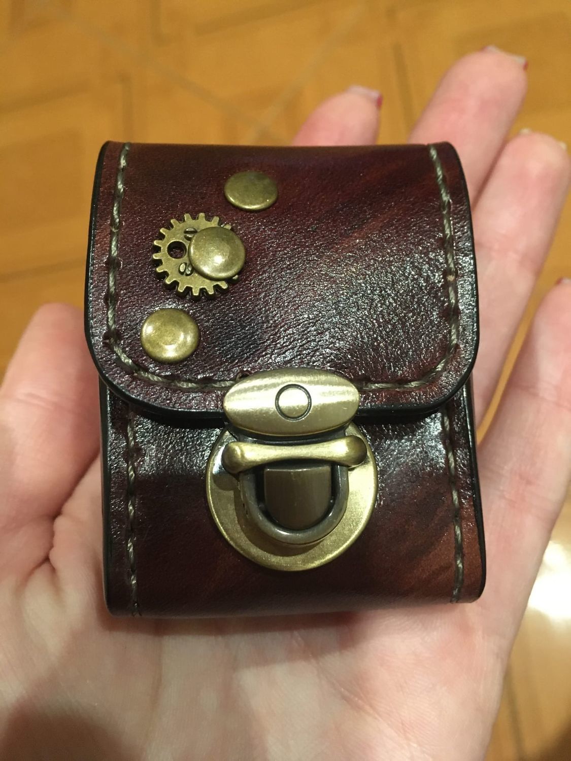 Фото №4 к отзыву покупателя Анастасия о товаре Чехол для зажигалки Zippo Винтаж из натуральной кожи