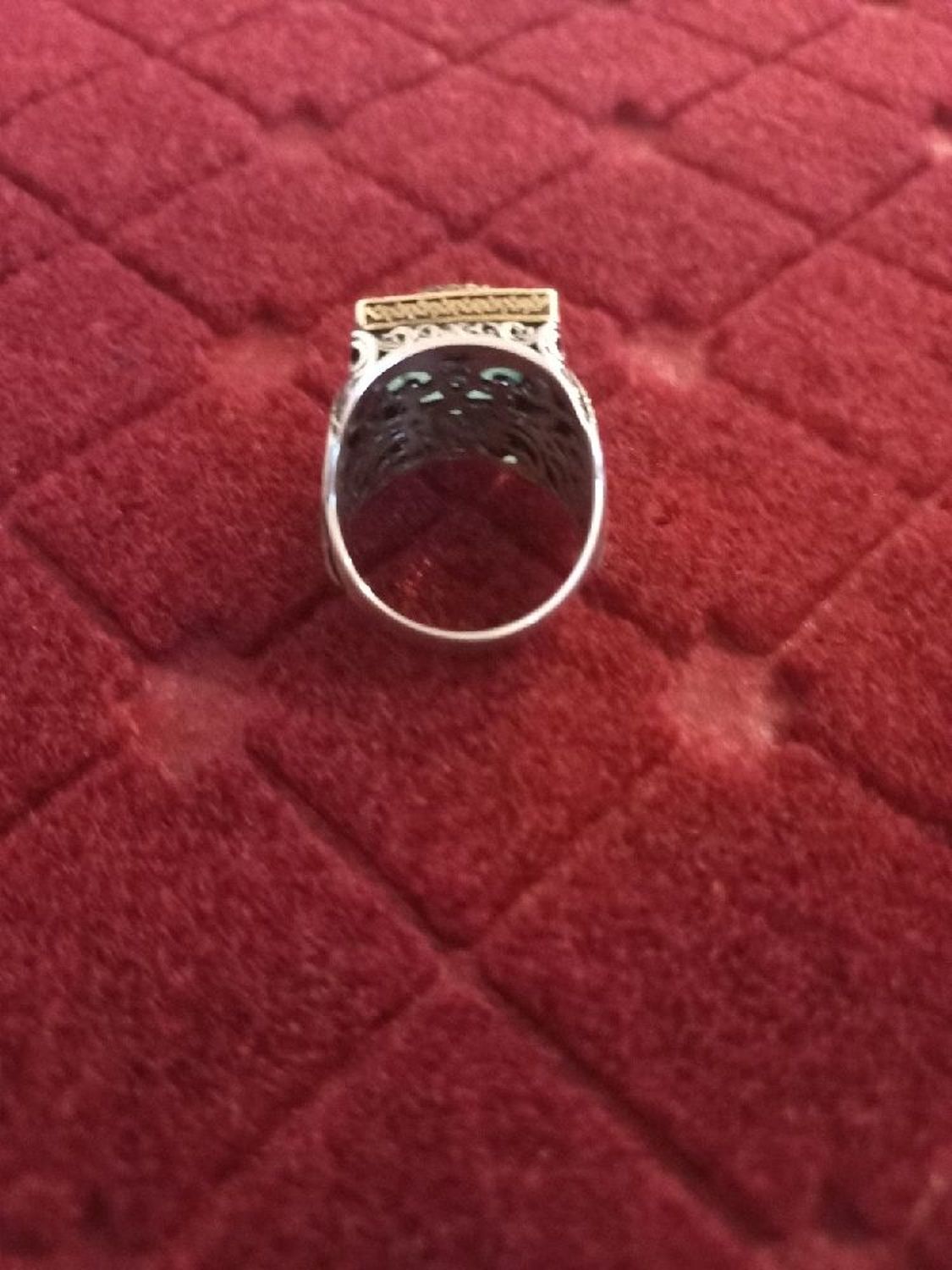 Фото №4 к отзыву покупателя Алёна о товаре Перстень: Мужское серебряное кольцо с гравированным камнем Серебро 925