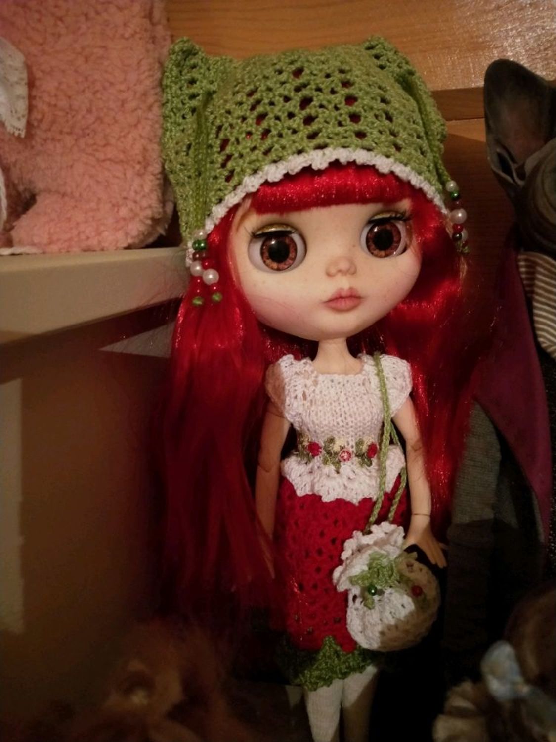 Фото №1 к отзыву покупателя ирина о товаре Одежда куклы Блайз Blythe платье и шапочка