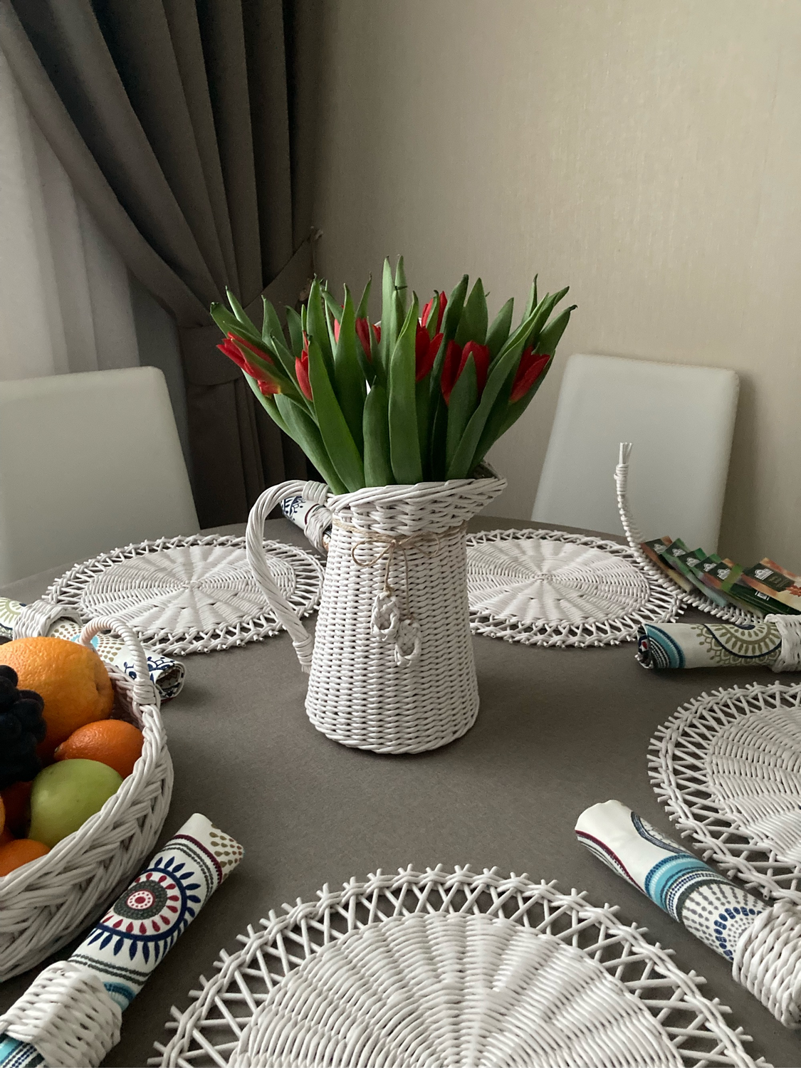 Фото №2 к отзыву покупателя Tatyana о товаре Плетёная ваза для цветов, в виде кувшина.