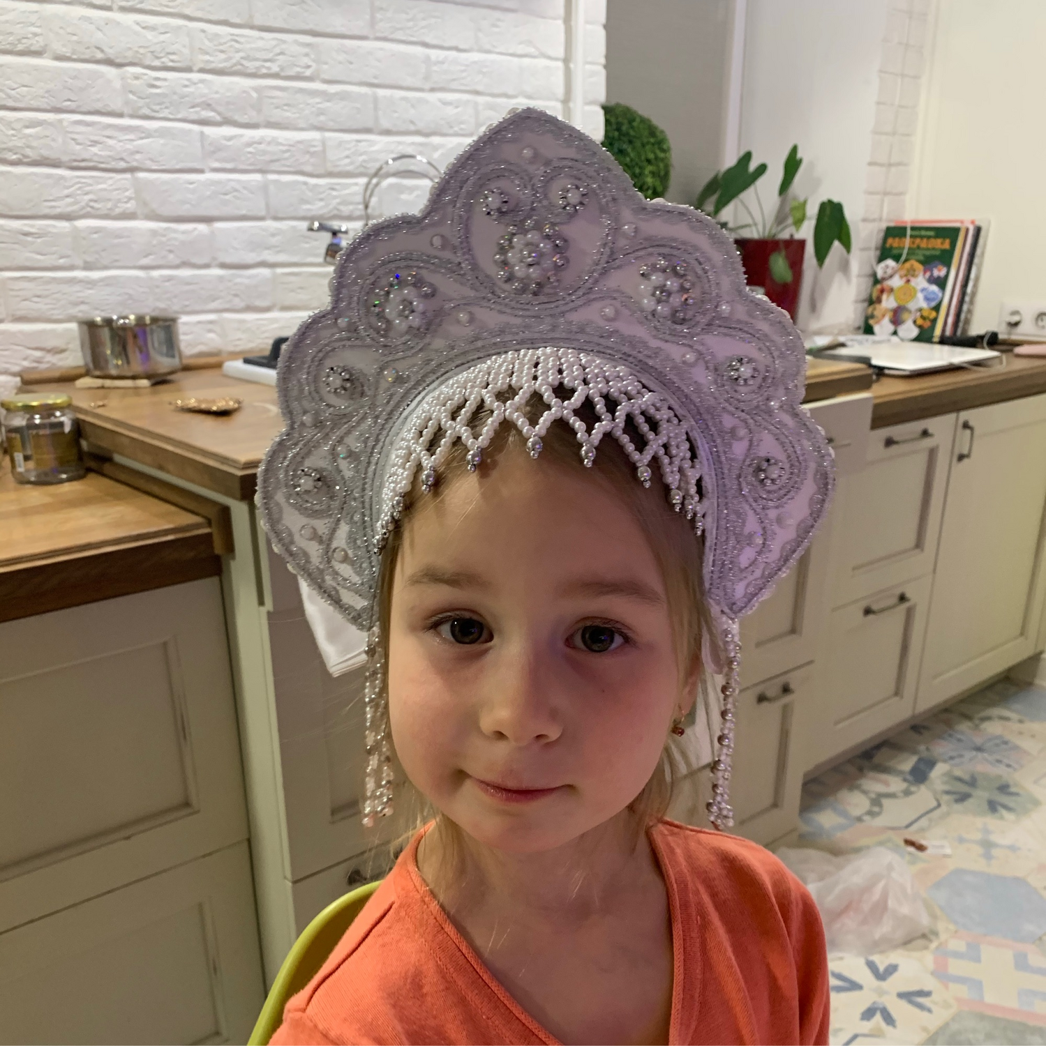 Фото №1 к отзыву покупателя Elena о товаре Кокошник "Венец" детский
