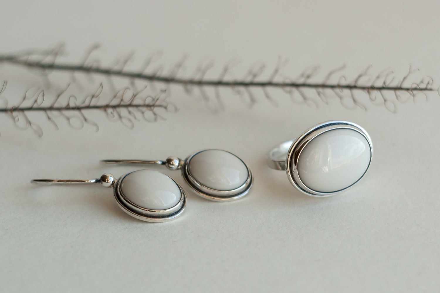 Фото №1 к отзыву покупателя Tetrao Jewelry о товаре Кабошоны 100-3, 100-4 из натурального камня ручной работы