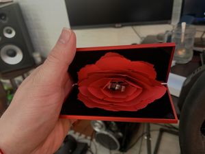 Свадебная коробочка с WOW-эффектом для помолвочного кольца с розой ...