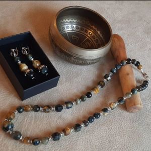 украшения из тигрового глаза